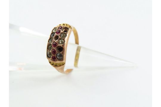 A 9 carat gold paste set ring, finger size P, 1.5 g - Image 2 of 8