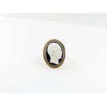 A hardstone cameo 9 carat gold ring,