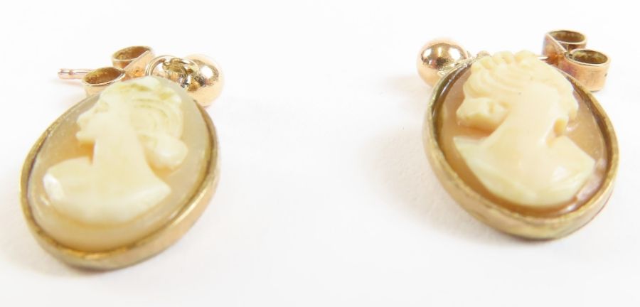 A pair of oval cameo drop earrings, each shell wit - Image 2 of 5