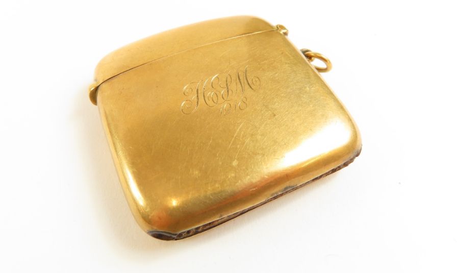A 9 carat gold vesta case, Chester 1912, monogramm - Image 2 of 9