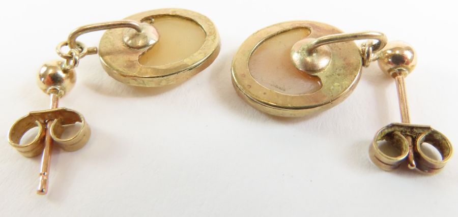 A pair of oval cameo drop earrings, each shell wit - Image 4 of 5