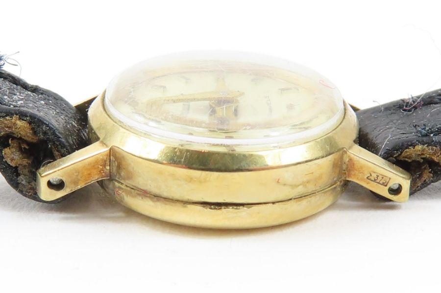 Accurist, a ladies gold wristwatch, the round gold - Image 4 of 6