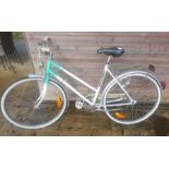 26" Townsend City ladies Archer 3 speed bicycle wi