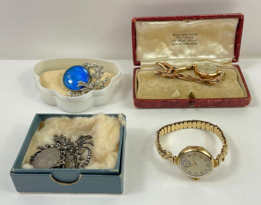 A ladies unnamed wrist watch, the case indistinctl