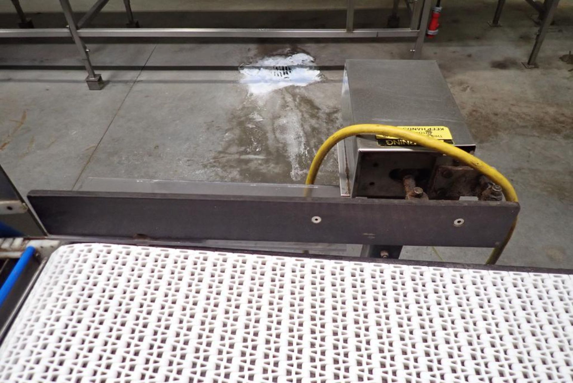 Goring Kerr metal detector with conveyor - Image 10 of 12