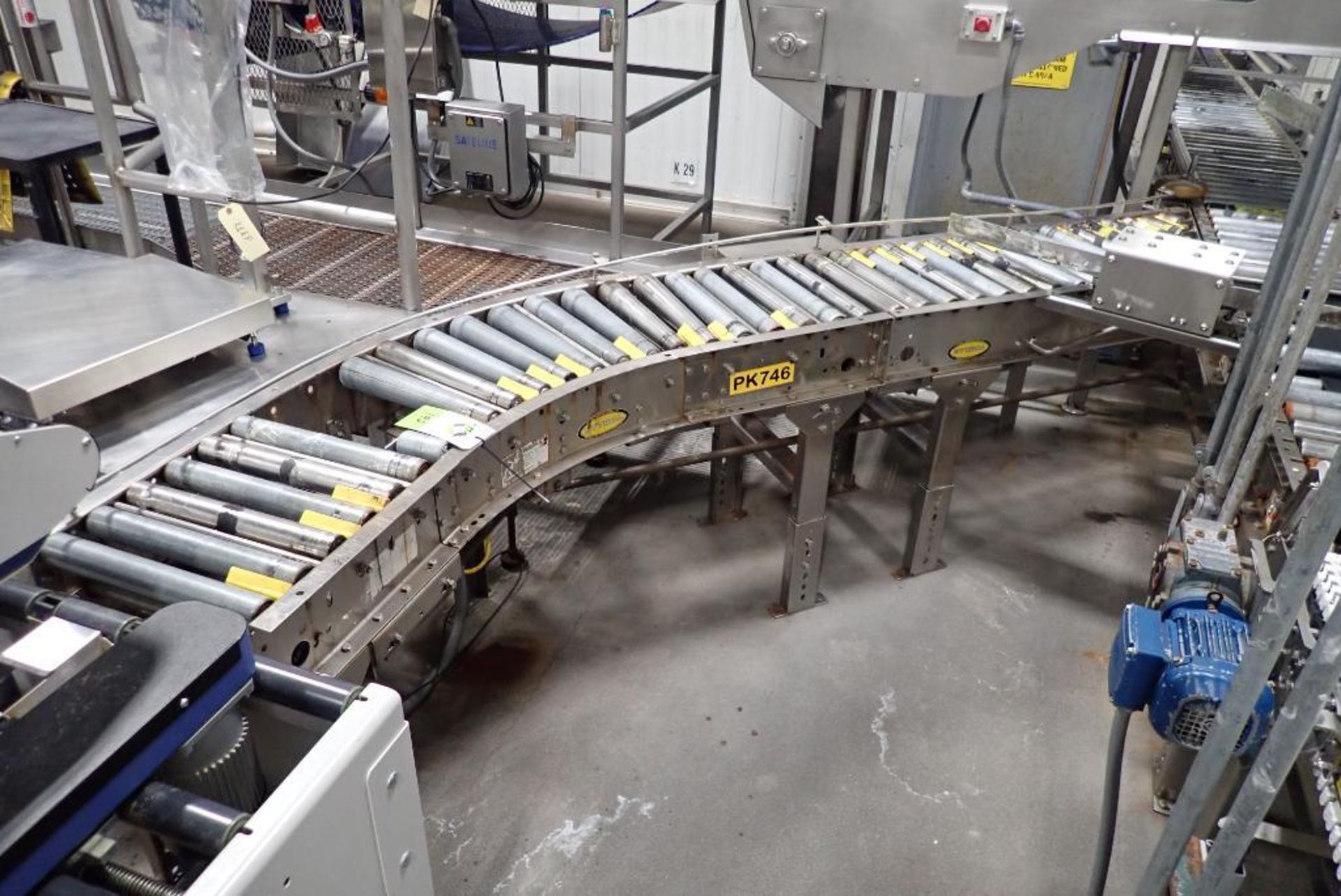 Hytrol powered roller conveyor