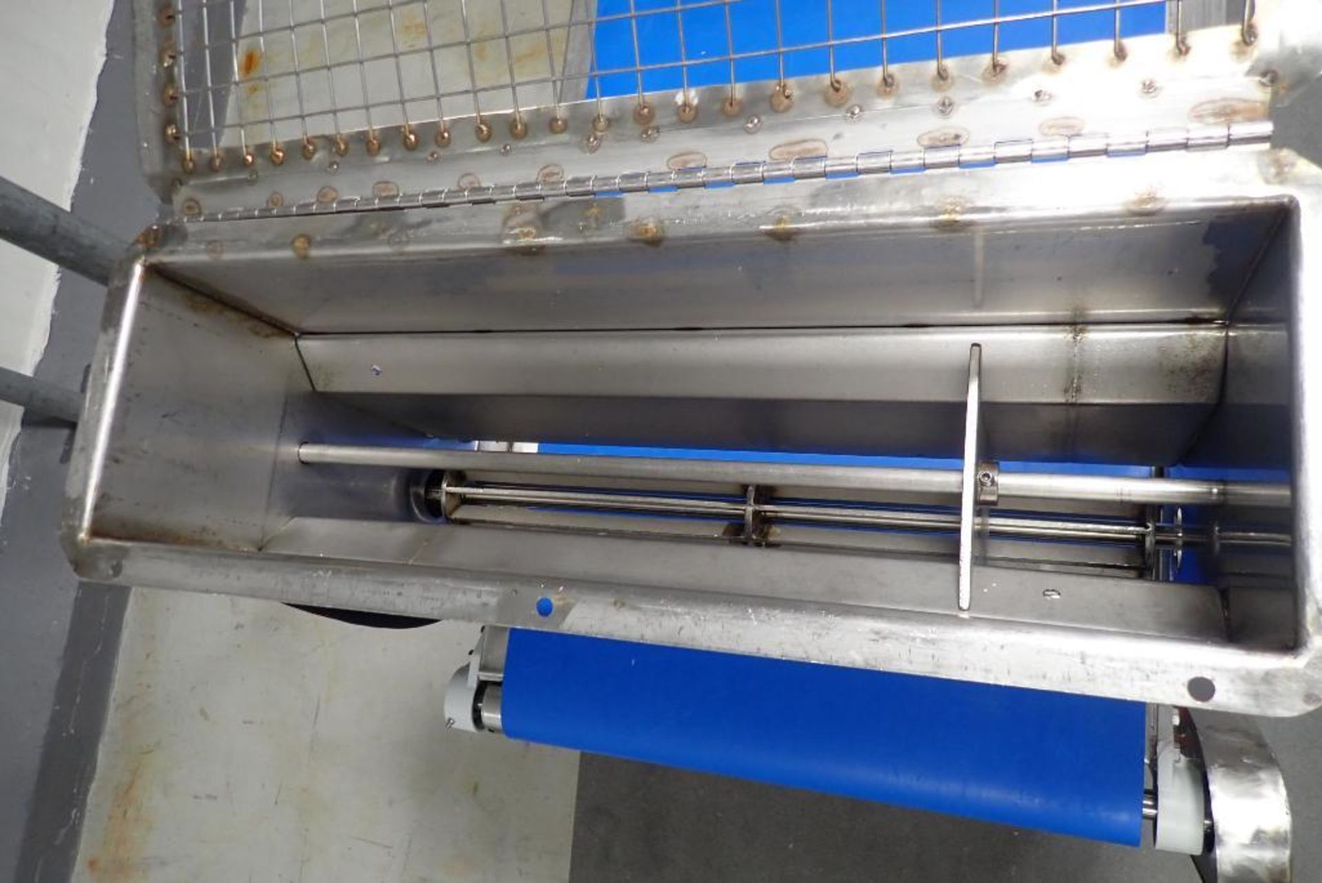 Conveyor with ingredient feeder - Image 5 of 11