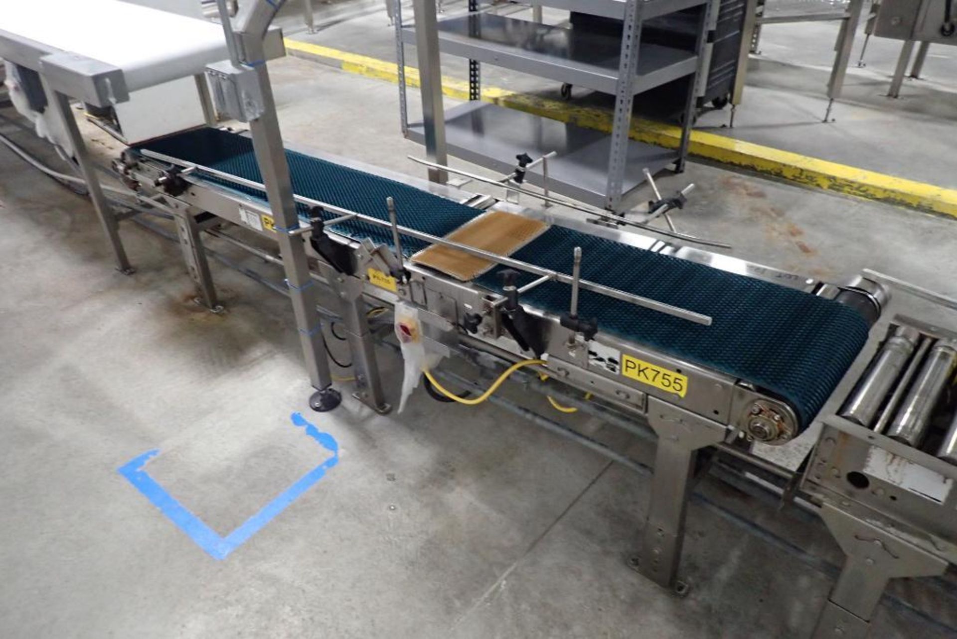 Hytrol powered roller conveyor - Image 12 of 14