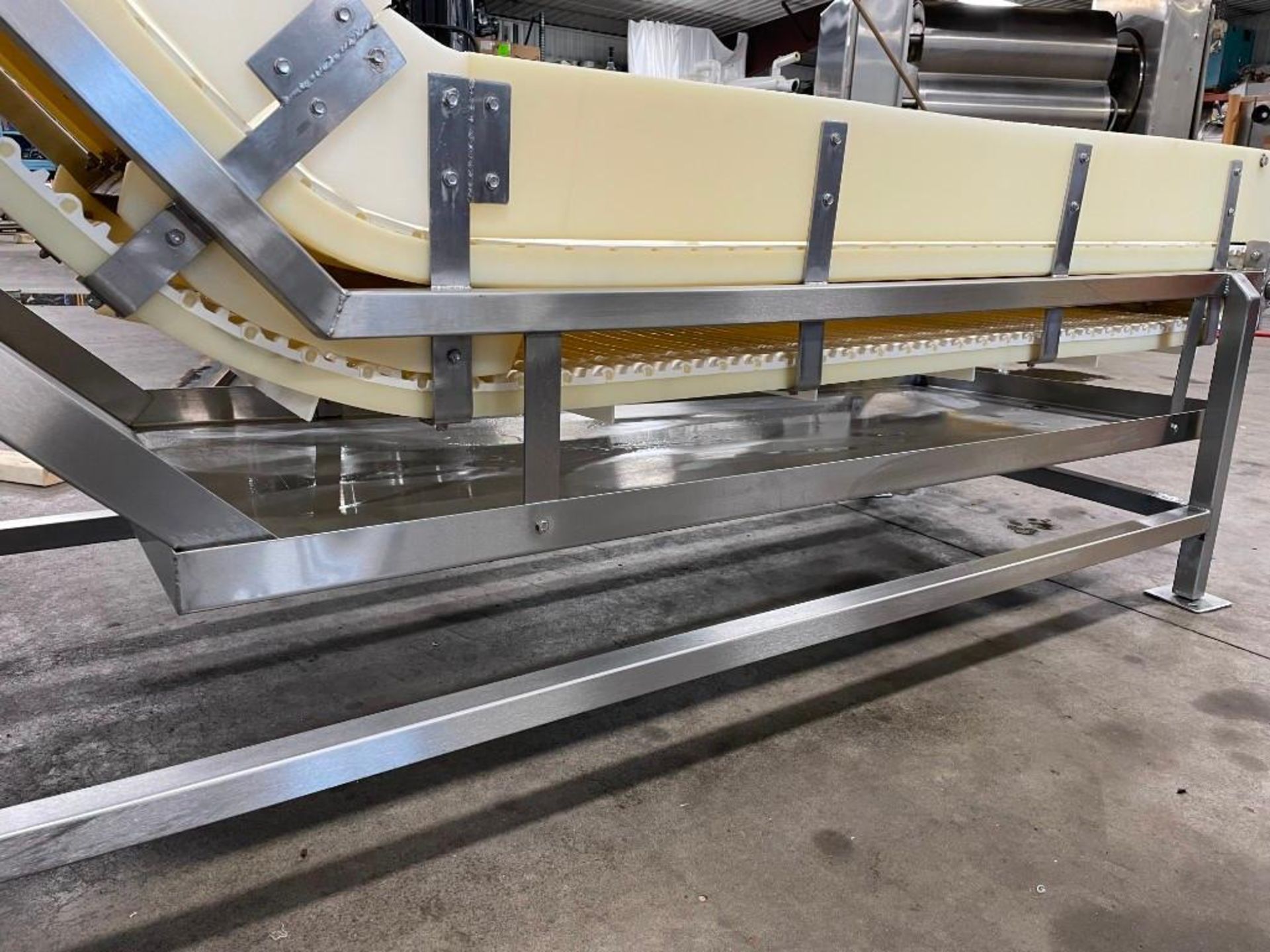 Incline Cleated Belt Conveyor - Image 11 of 12