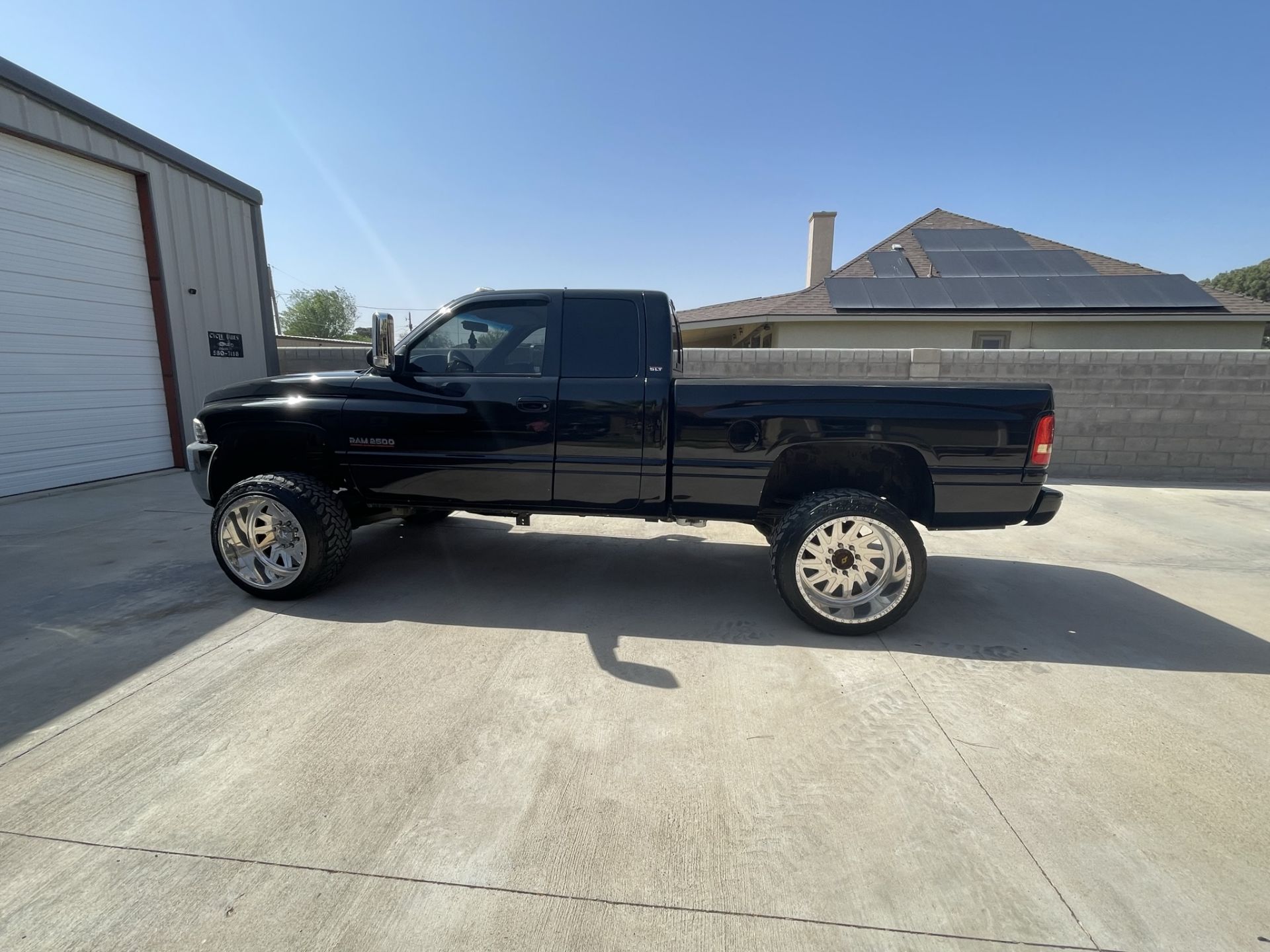 2000 Dodge Ram 2500 Laramie SLT Pickup - Image 6 of 44