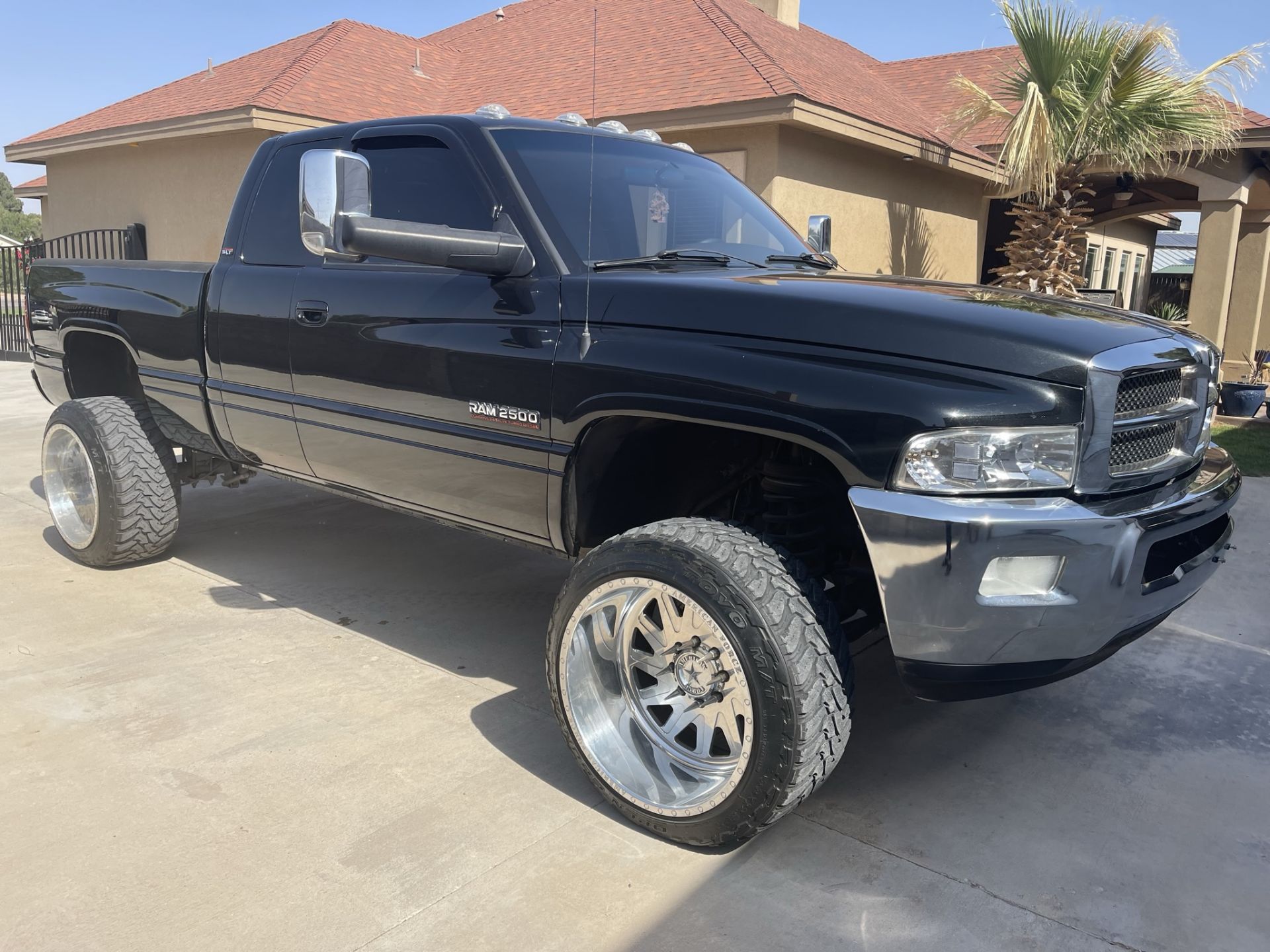 2000 Dodge Ram 2500 Laramie SLT Pickup - Image 2 of 44