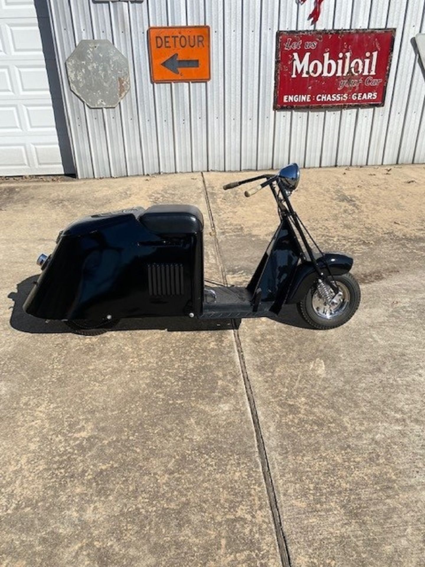 1946 Cushman Turtleback Series 50 Scooter - Image 3 of 11