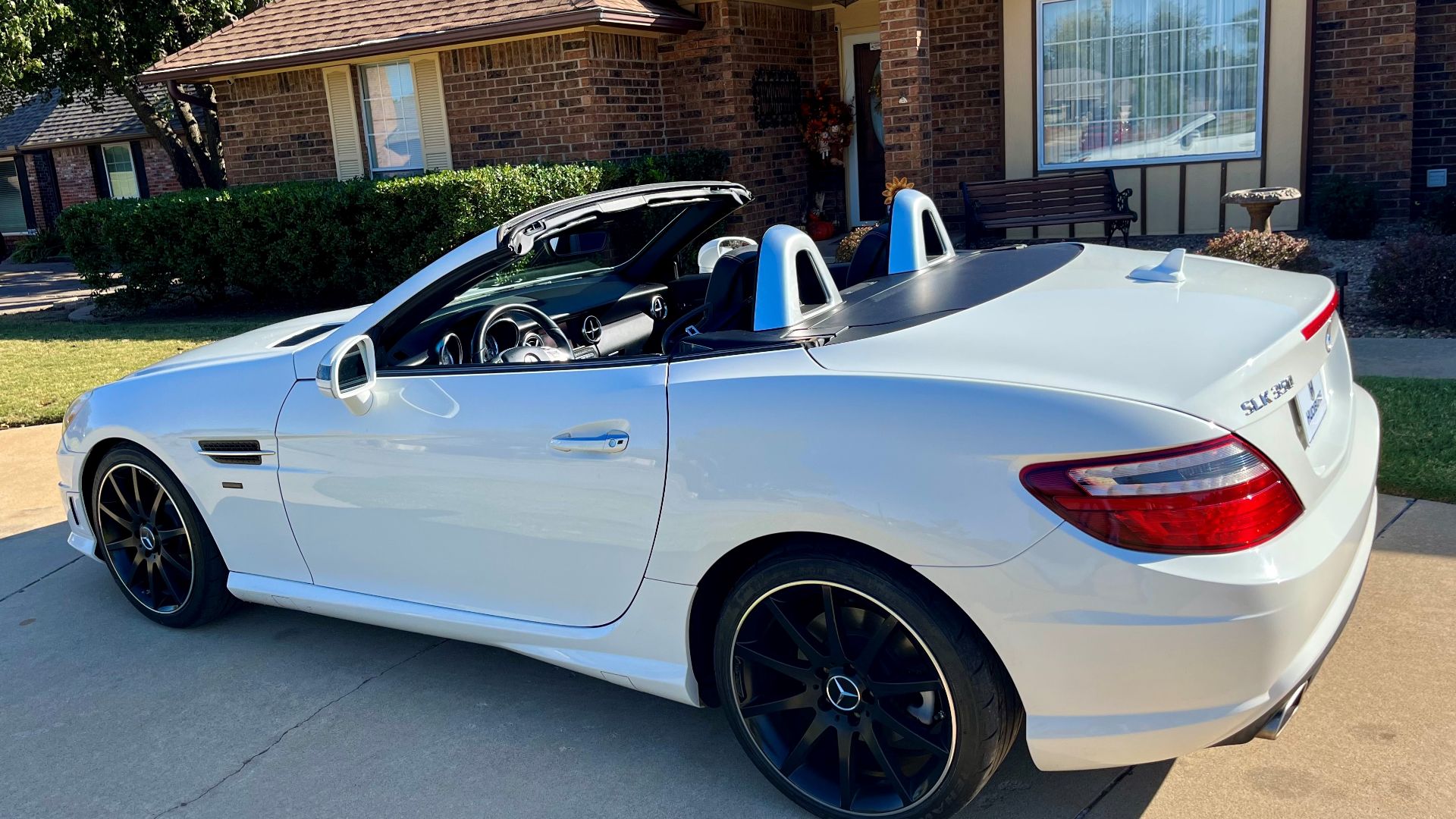 2015 Mercedes Benz SLK 350 Retractable Hardtop Convertible - Image 6 of 16