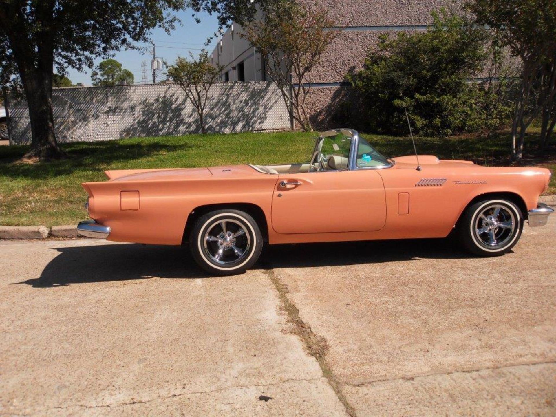 1957 Ford Thunderbird Convertible - Image 4 of 42