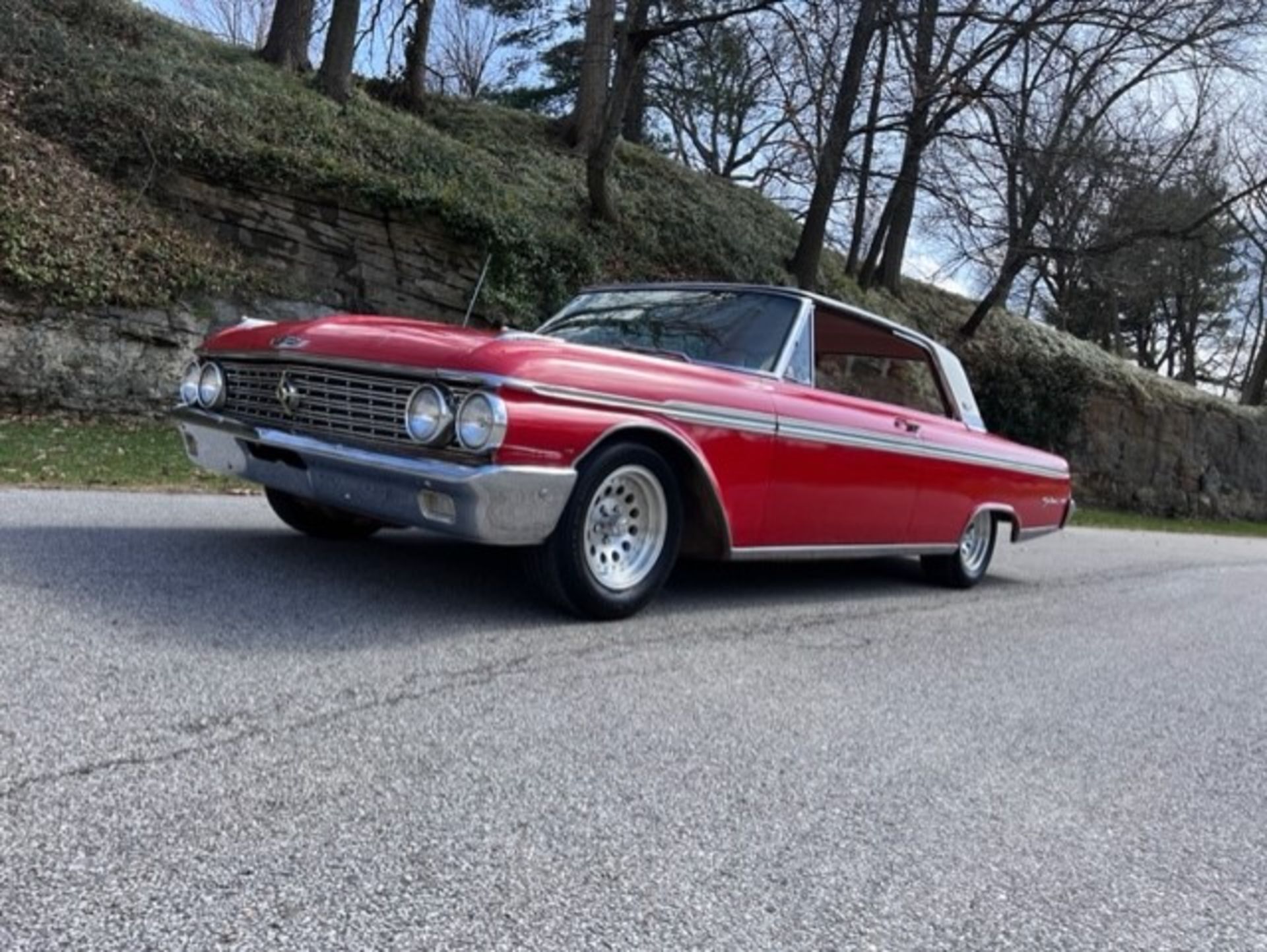 1962 Ford Galaxie 2-Door Hardtop