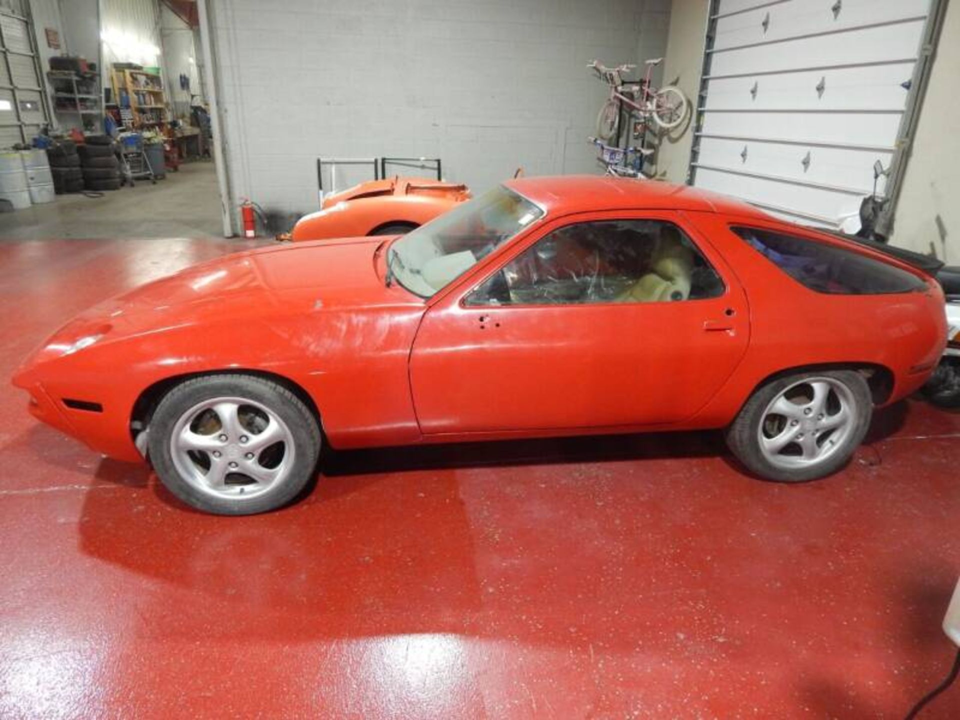 1983 Porsche 928 PROJECT CAR - Image 8 of 14