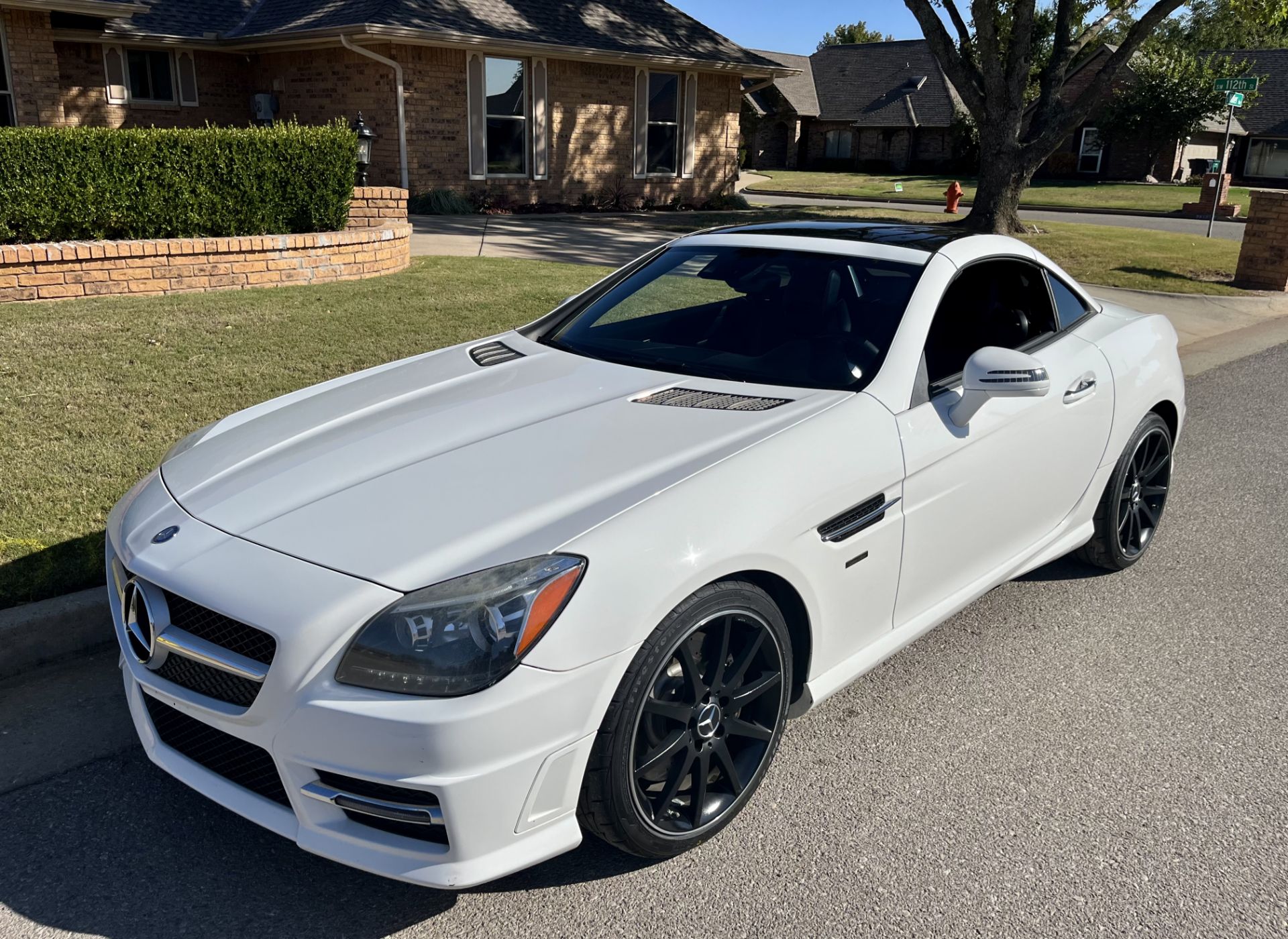 2015 Mercedes Benz SLK 350 Retractable Hardtop Convertible - Image 2 of 16