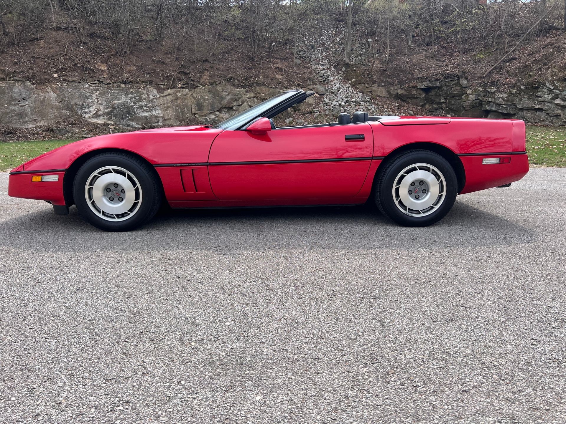 1987 Chevrolet Corvette Convertible - Image 2 of 47