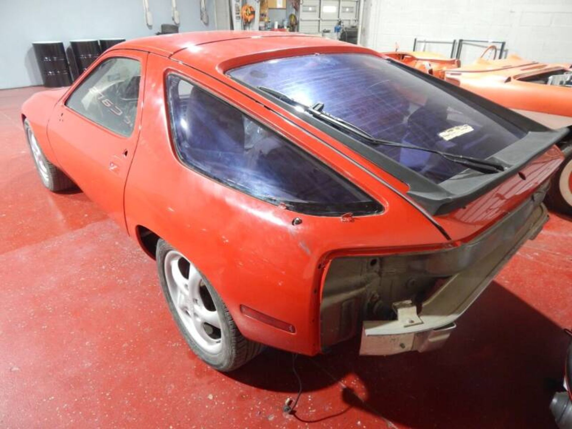 1983 Porsche 928 PROJECT CAR - Image 7 of 14