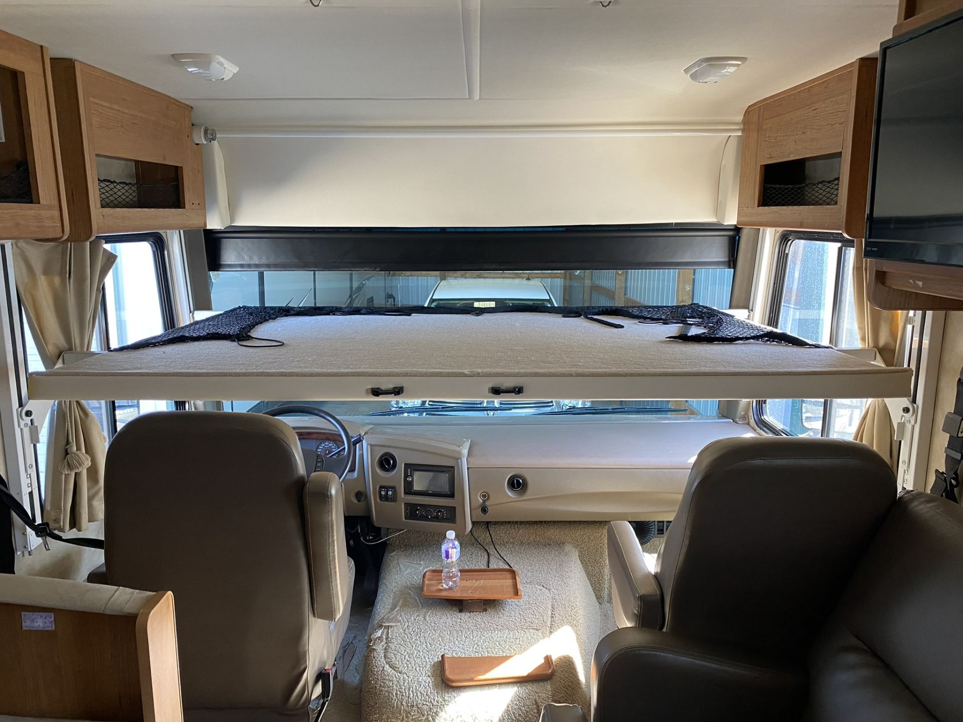 2015 Fleetwood Flair 26' Motorhome - Image 5 of 20