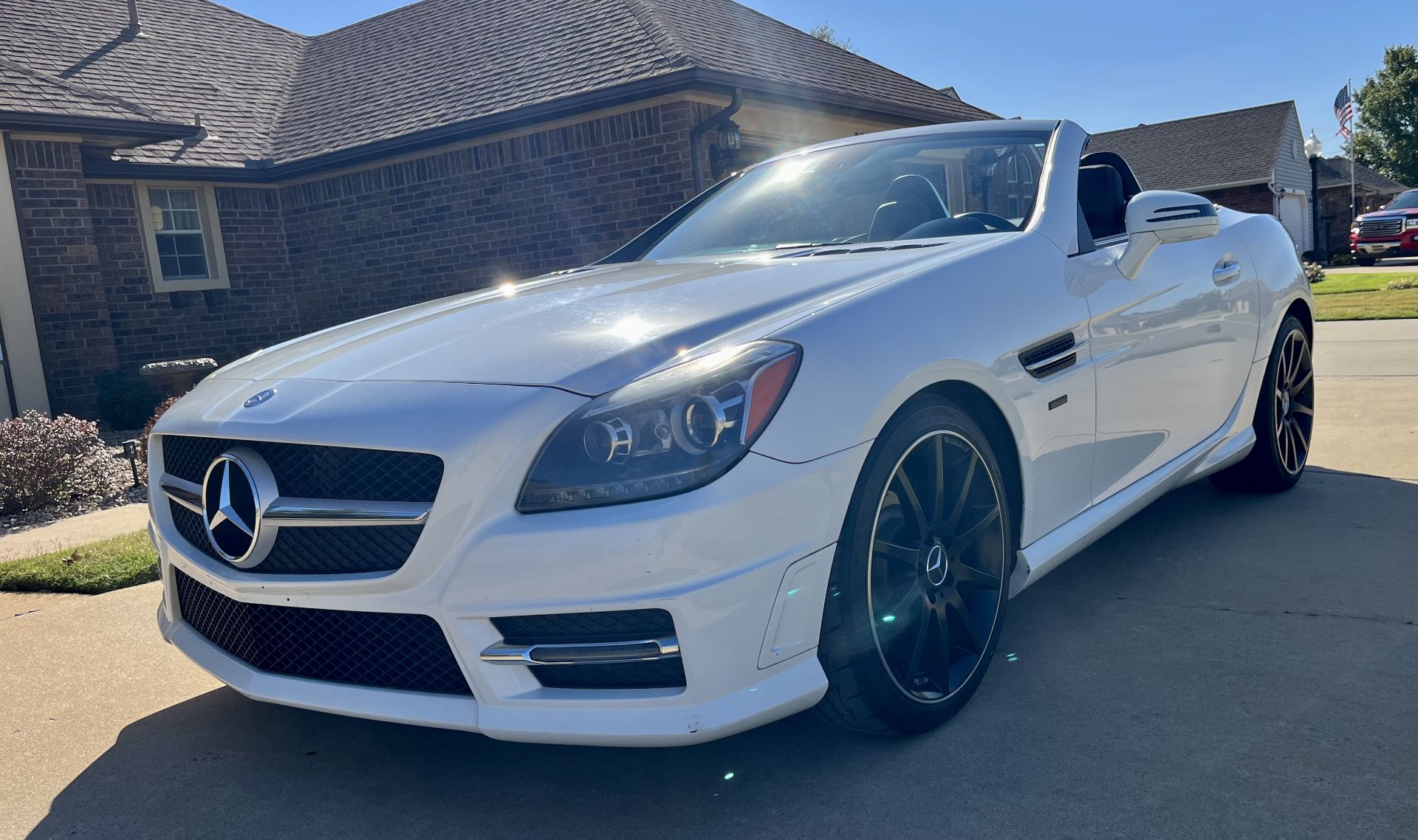 2015 Mercedes Benz SLK 350 Retractable Hardtop Convertible - Image 4 of 16