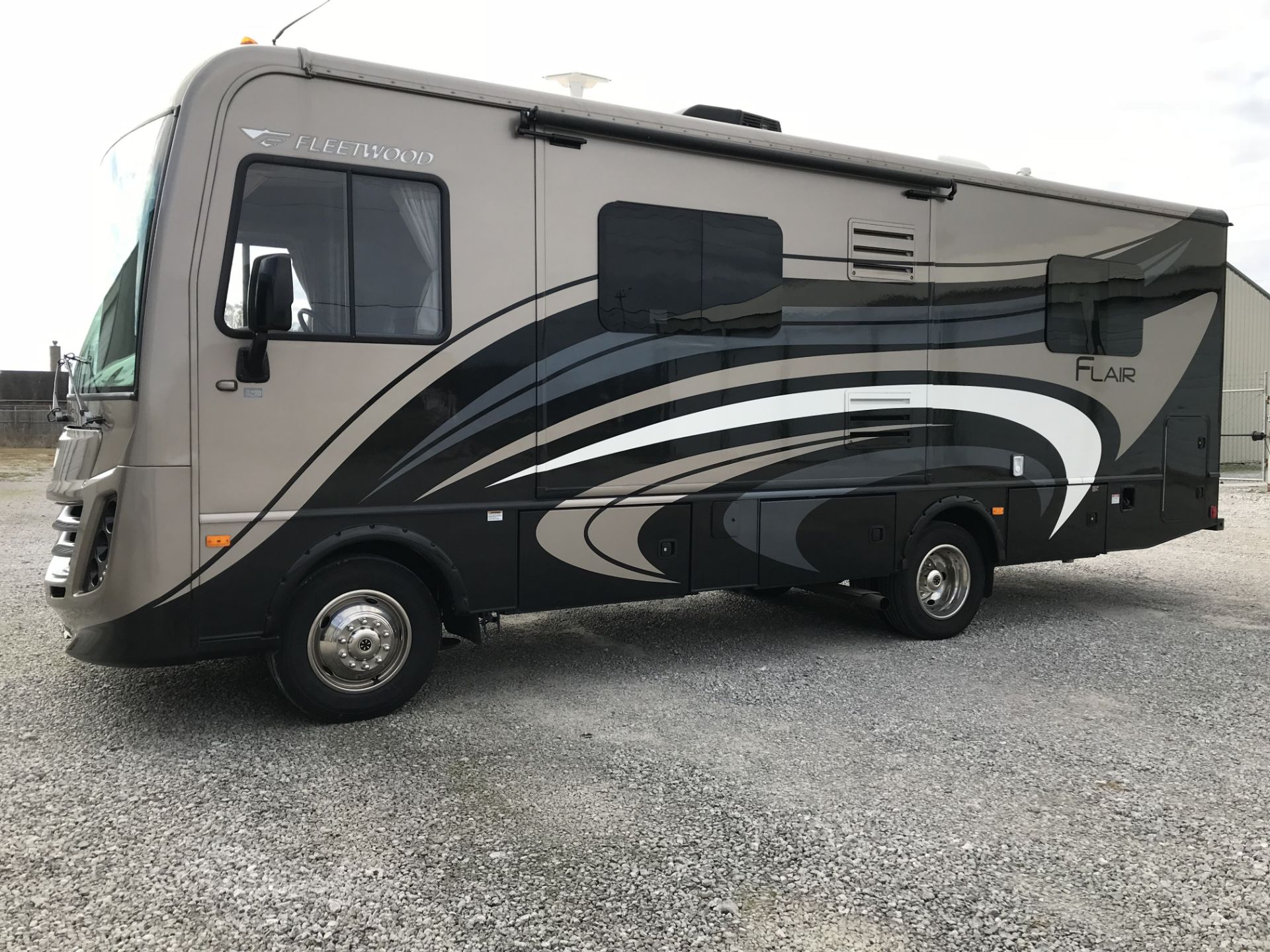 2015 Fleetwood Flair 26' Motorhome