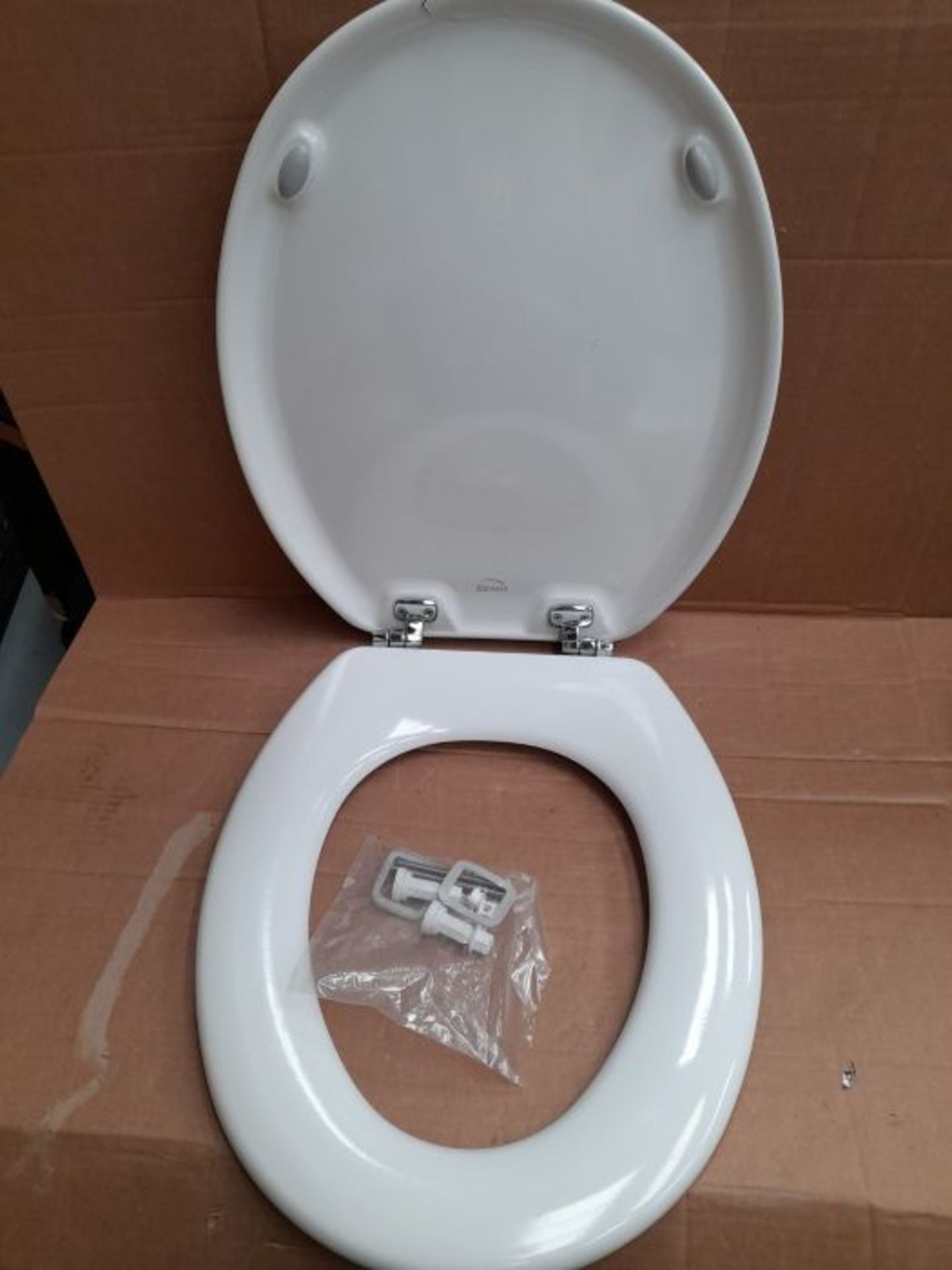 [CRACKED] Bemis 4403CP Alba STAY TIGHT Toilet Seat - White, 6.0 cm*48.8 cm*37.6 cm - Image 2 of 3