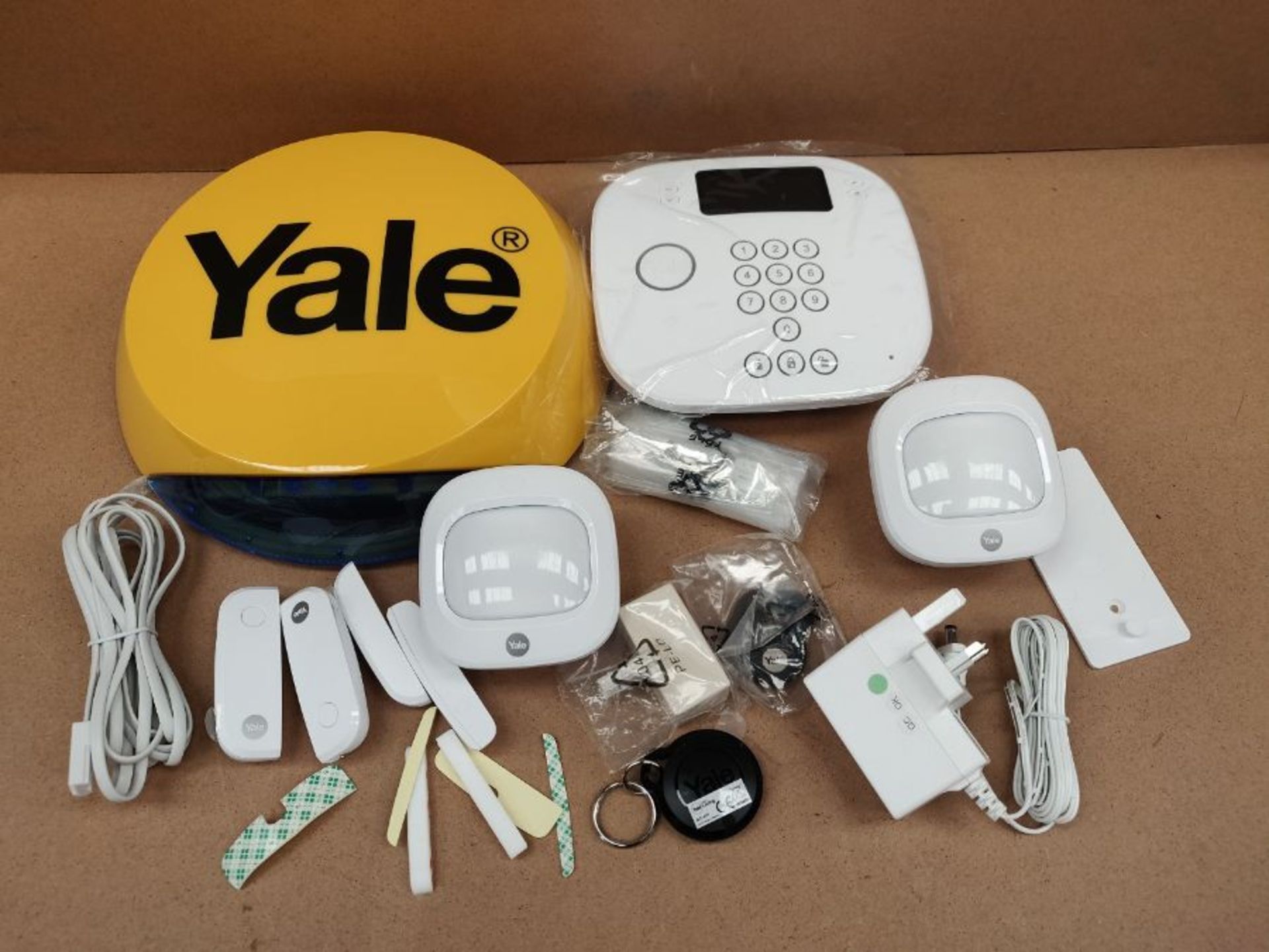 RRP £249.00 Yale IA-230 Intruder Alarm Plus Kit, Phone Call Alerts, 11 Piece Kit, Pet Friendly PIR - Image 3 of 3