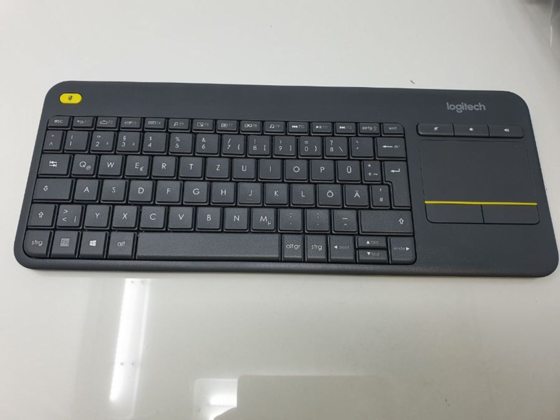 Logitech K400 Plus Wireless Livingroom Keyboard, QWERTZ German Layout - Black - Image 3 of 3