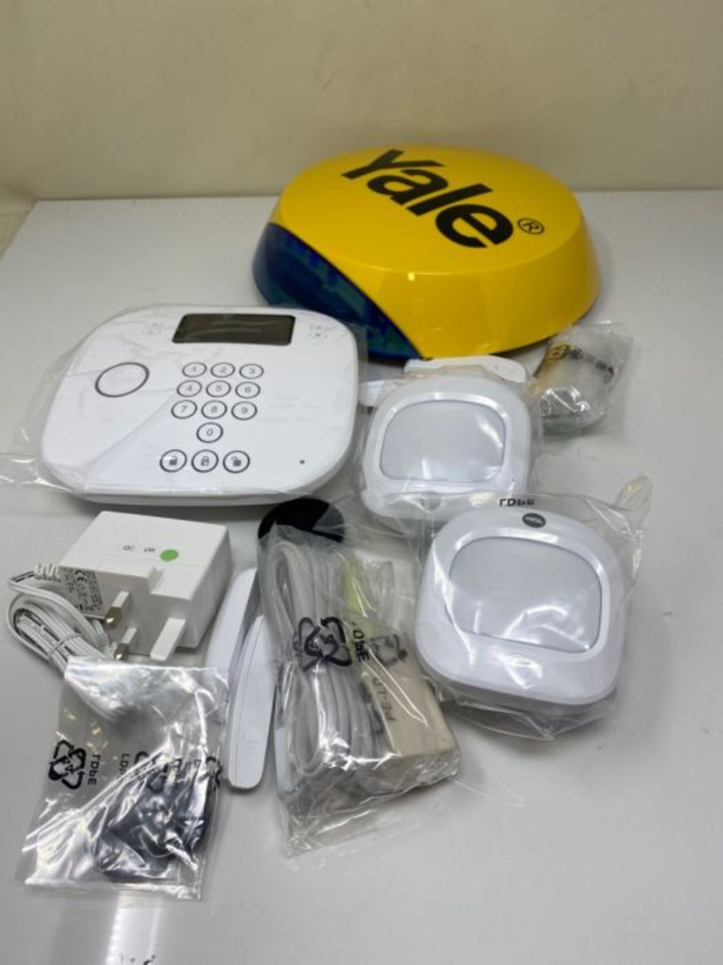 RRP £249.00 Yale IA-230 Intruder Alarm Plus Kit, Phone Call Alerts, 11 Piece Kit, Pet Friendly PIR - Image 3 of 3