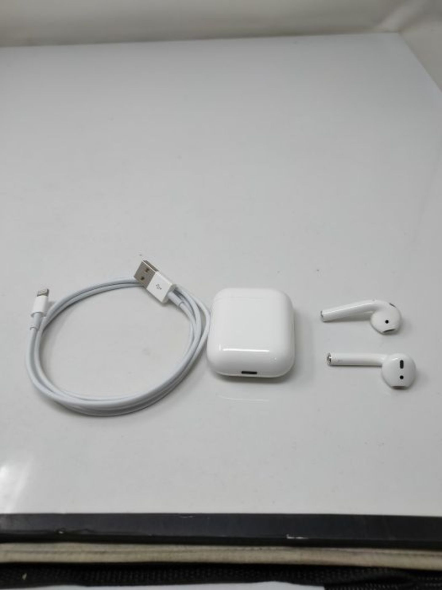 RRP £159.00 Apple AirPods with Charging Case (Wired) - Image 3 of 3