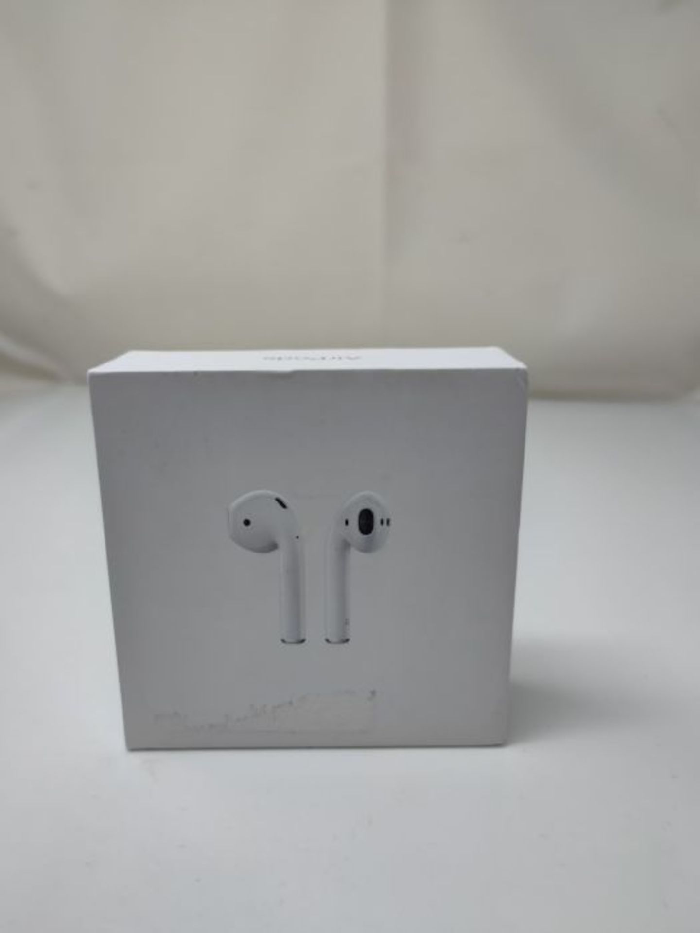 RRP £159.00 Apple AirPods with Charging Case (Wired) - Image 2 of 3