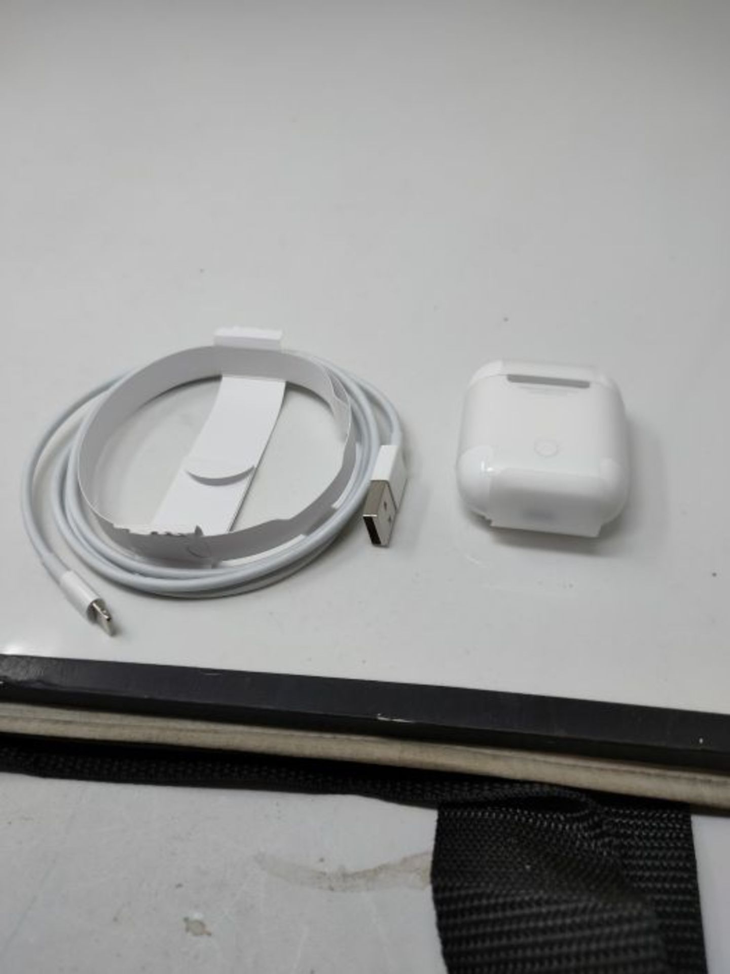 RRP £159.00 Apple AirPods with Charging Case (Wired) - Image 3 of 3