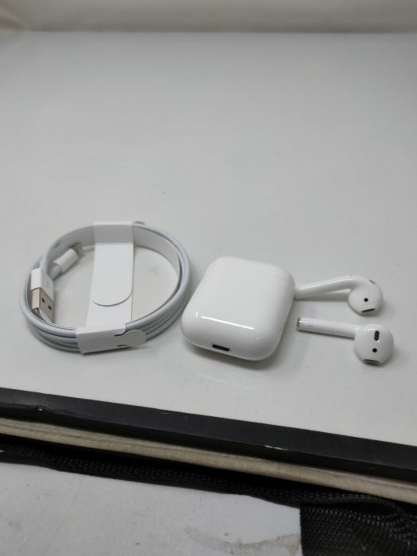 RRP £159.00 Apple AirPods with Charging Case (Wired) - Image 3 of 3