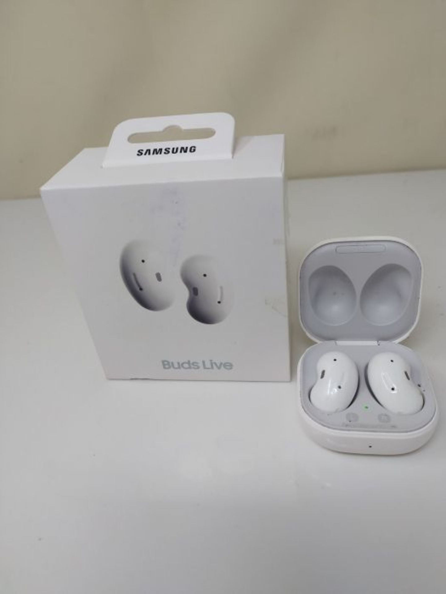 RRP £179.00 Samsung Galaxy Buds Live Wireless Earphones Mystic White (UK Version) - Image 2 of 2