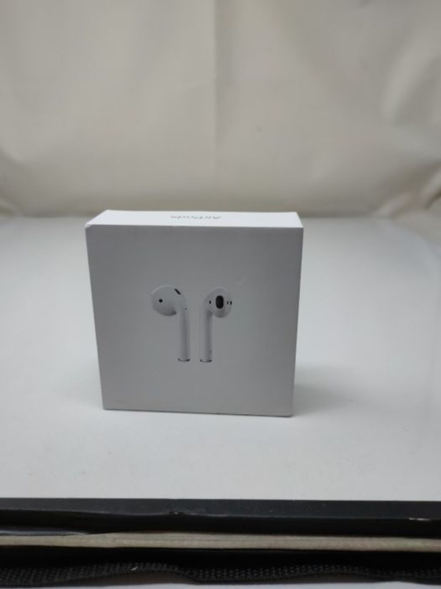 RRP £159.00 Apple AirPods with Charging Case (Wired) - Image 2 of 3