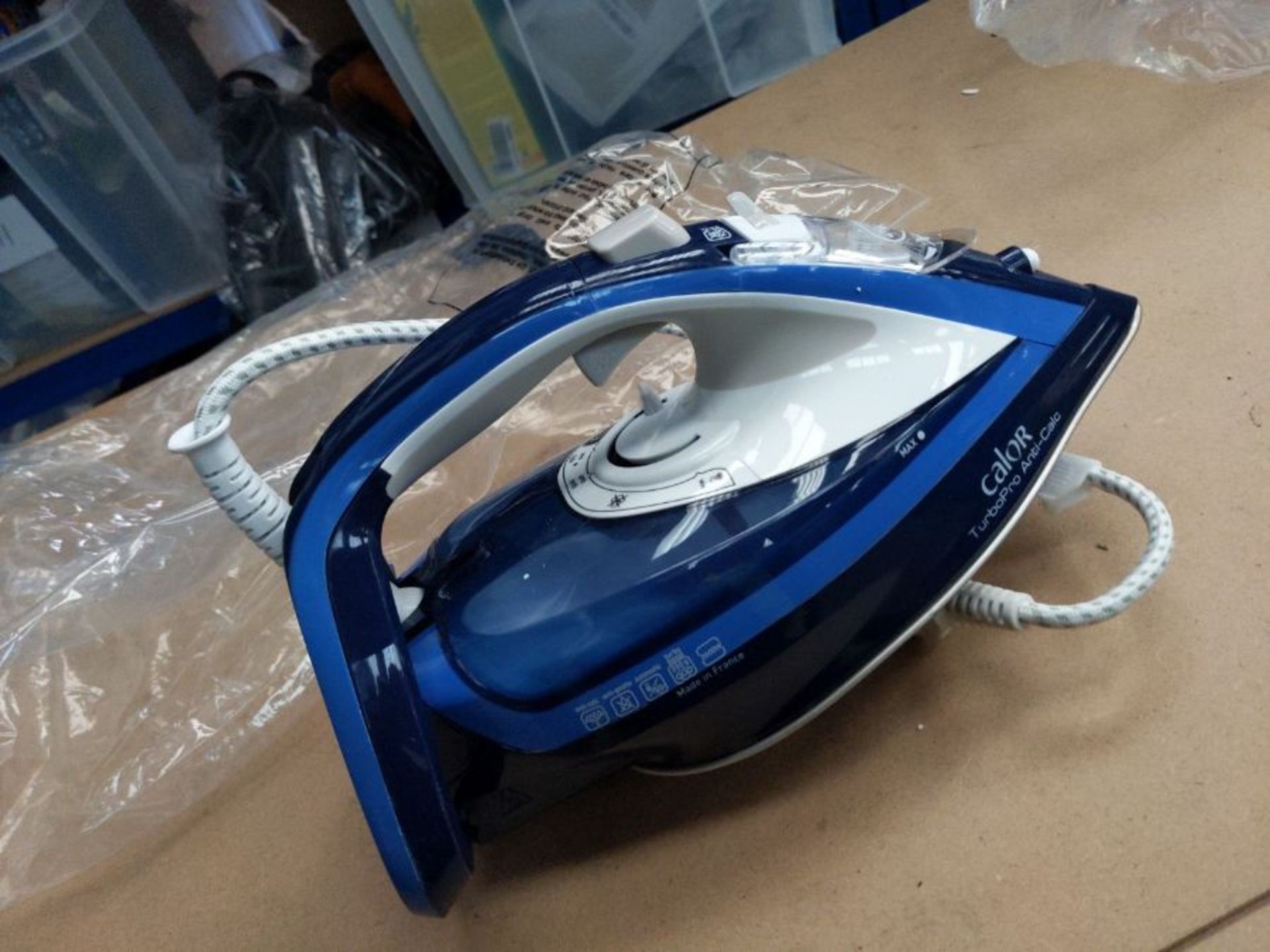 RRP £62.00 [CRACKED] Calor Turbo Steam Iron Anti-Calc 2600 W Function Turbo Boost 200 g/min with - Image 2 of 2