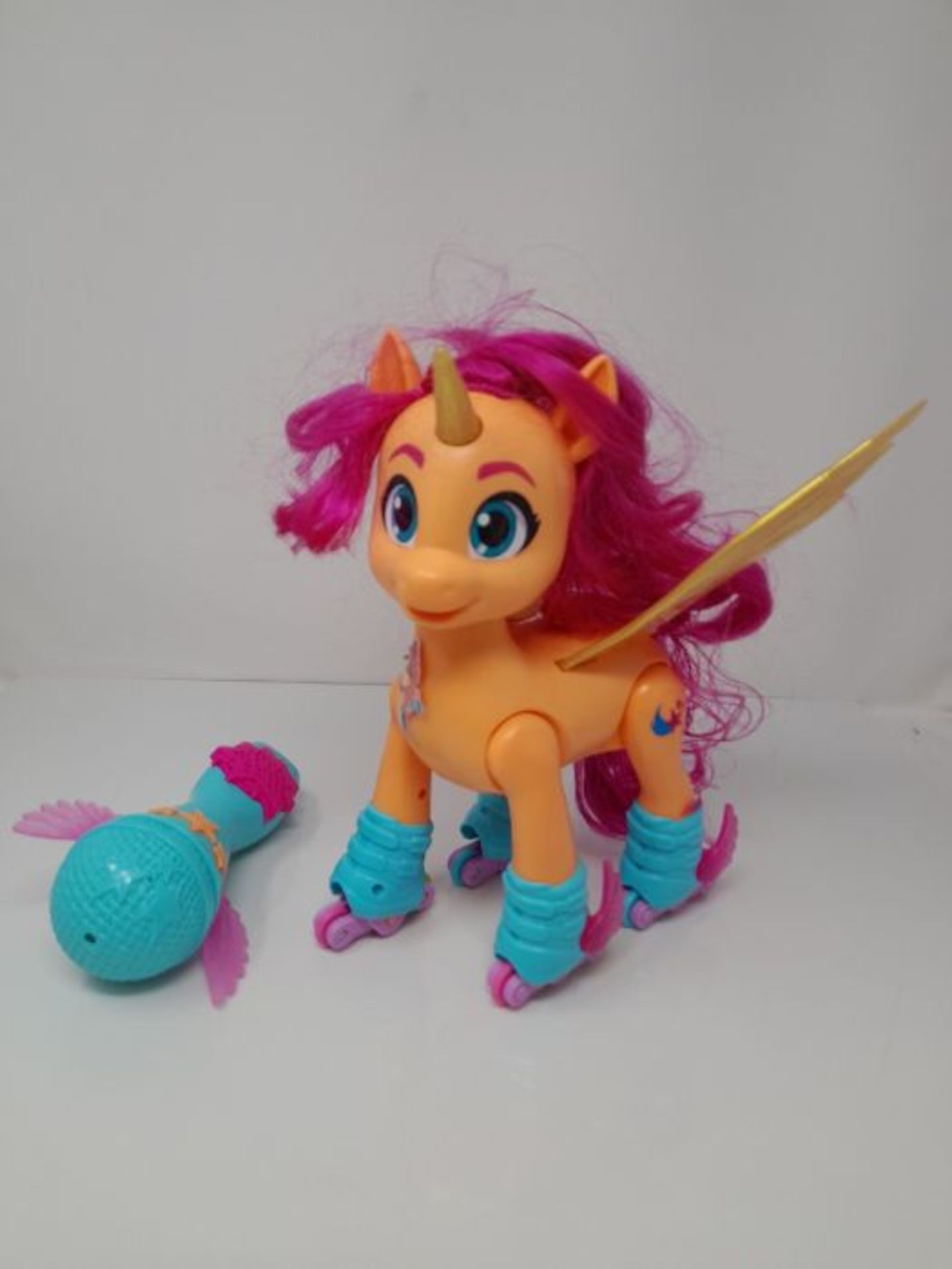 RRP £60.00 My Little Pony SING N SKATE SUNNY, F17865L0 - Image 3 of 3