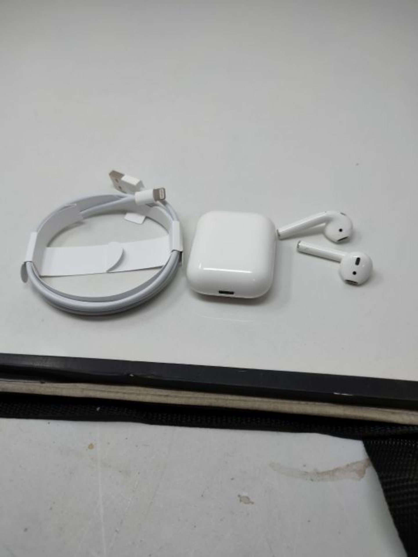 RRP £159.00 Apple AirPods with Charging Case (Wired) - Image 3 of 3