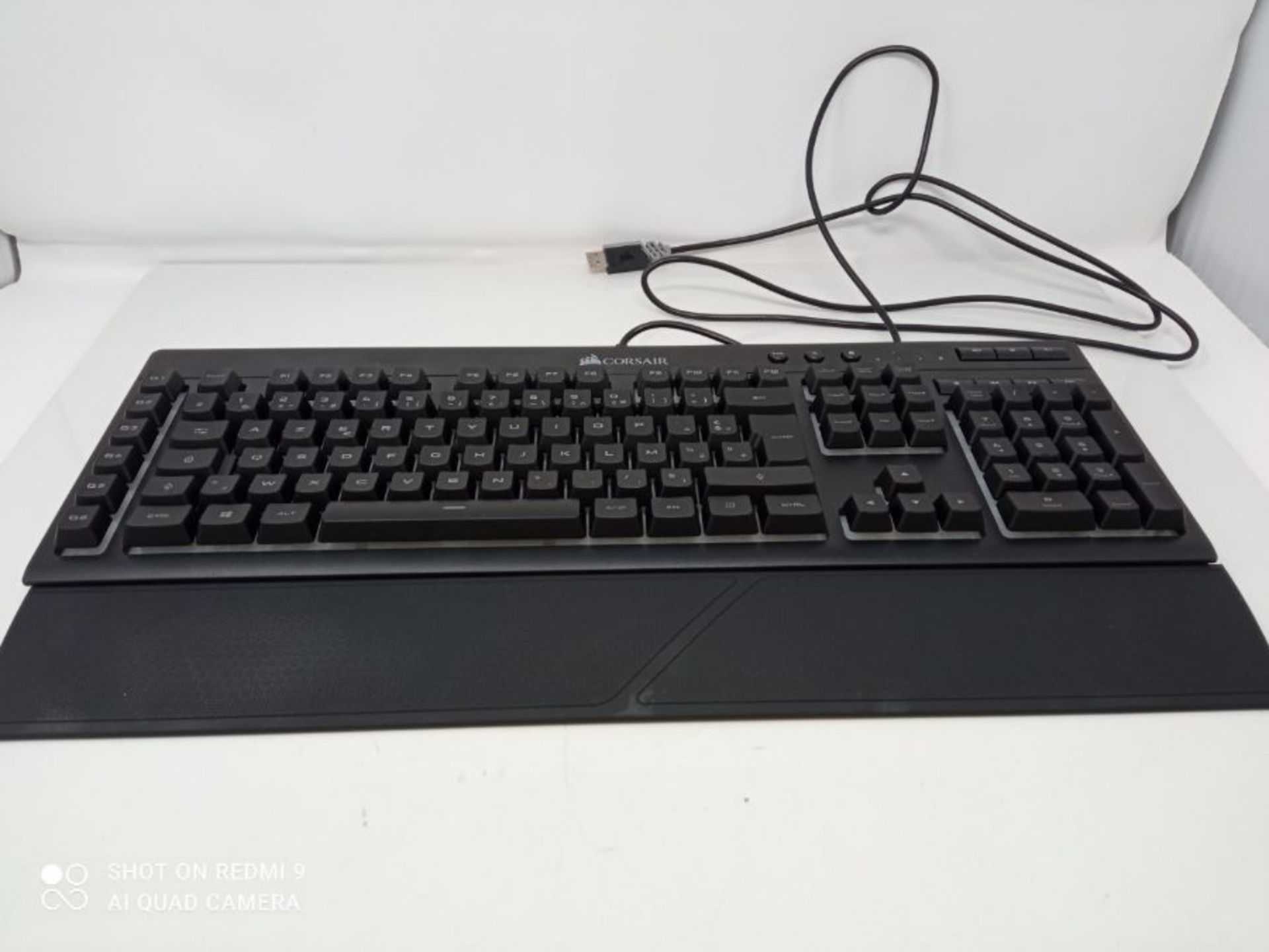 Corsair K55 Clavier Gaming (RÃ©tro-Ã0 clairage RGB Multicolore, AZERTY) Noir - Image 3 of 3