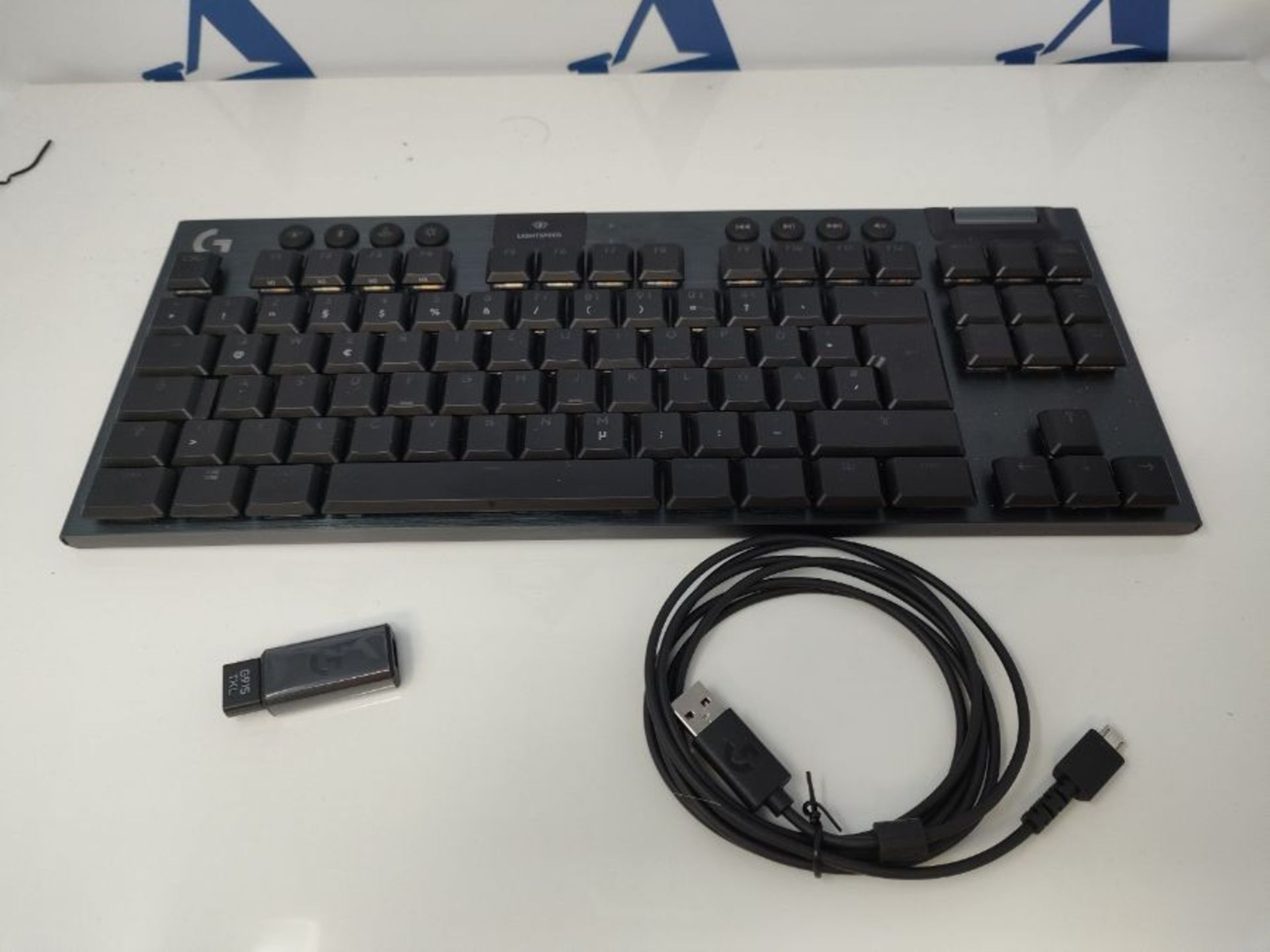 RRP £180.00 Logitech G G915 TKL keyboard Bluetooth QWERTZ German Black - Image 3 of 3