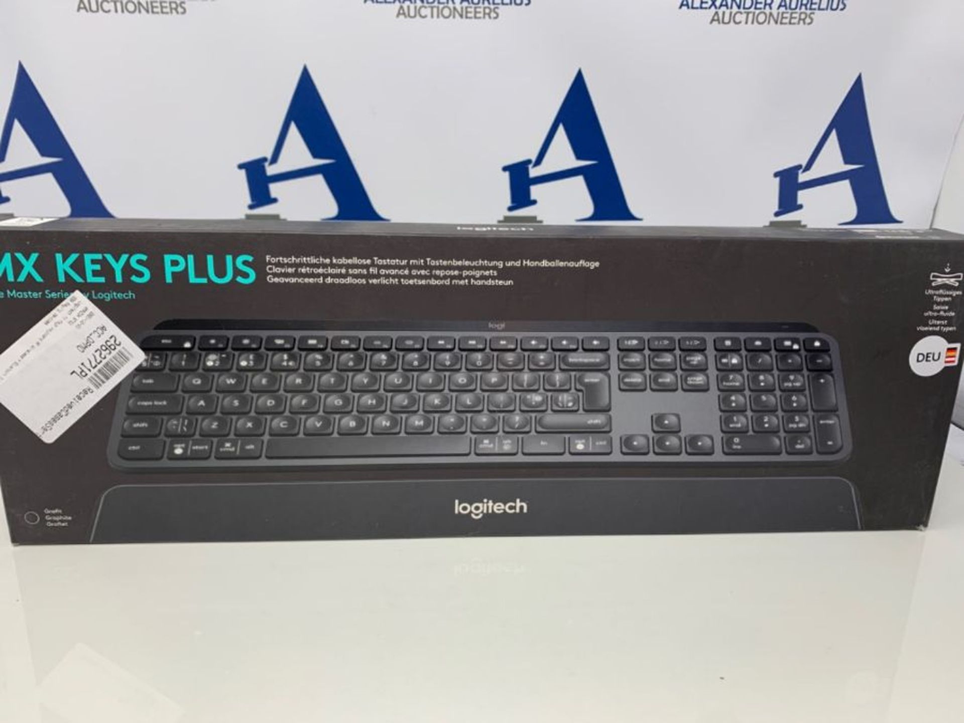 RRP £90.00 Logitech MX Keys Plus kabellose beleuchtete Tastatur mit Handballenauflage, Taktile Ta - Image 2 of 3