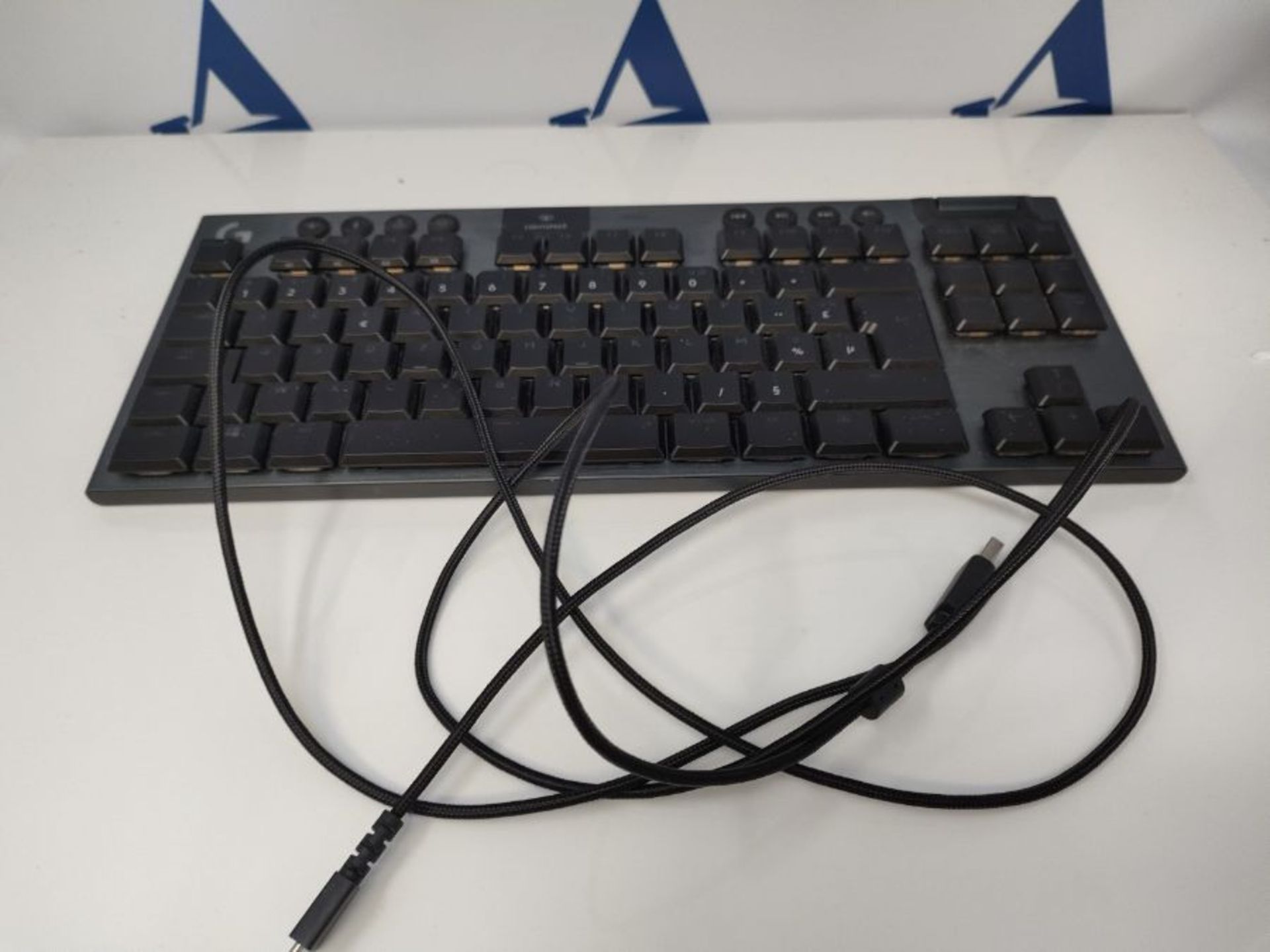 RRP £214.00 G915 Tenkeyless Lightspeed Carbone (Clicky Version) - Image 3 of 3