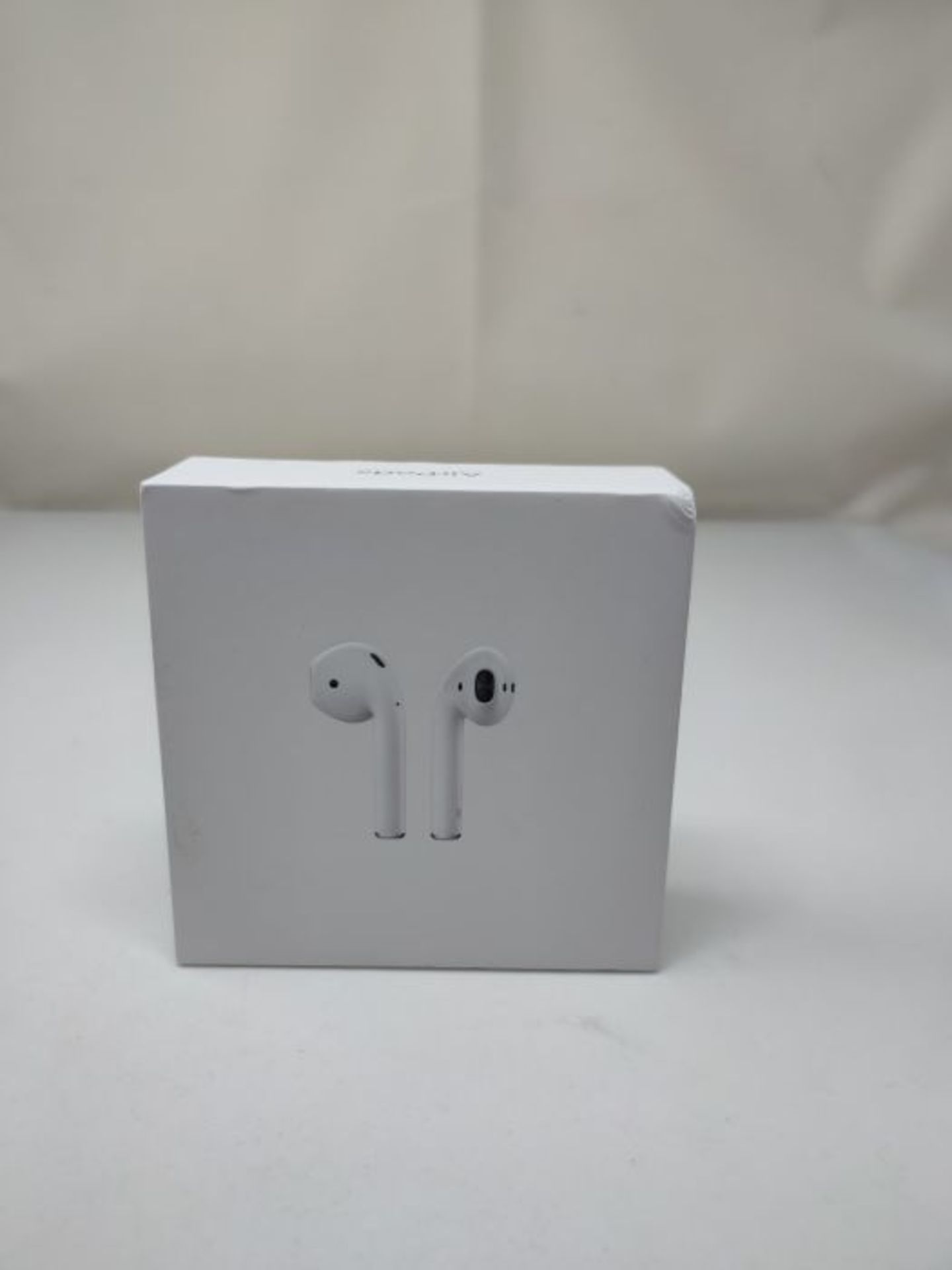 RRP £159.00 Apple AirPods with Charging Case (Wired) - Image 2 of 3