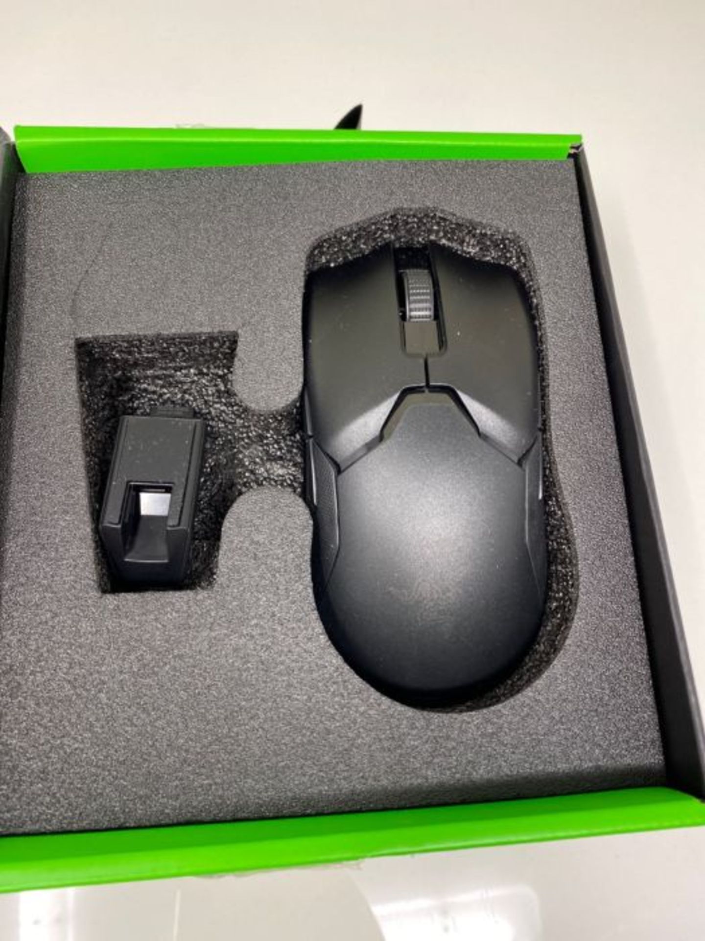 RRP £109.00 Razer Viper Ultimate Ambidextrous Gaming Mouse with Charging Dock - Black - Image 3 of 3