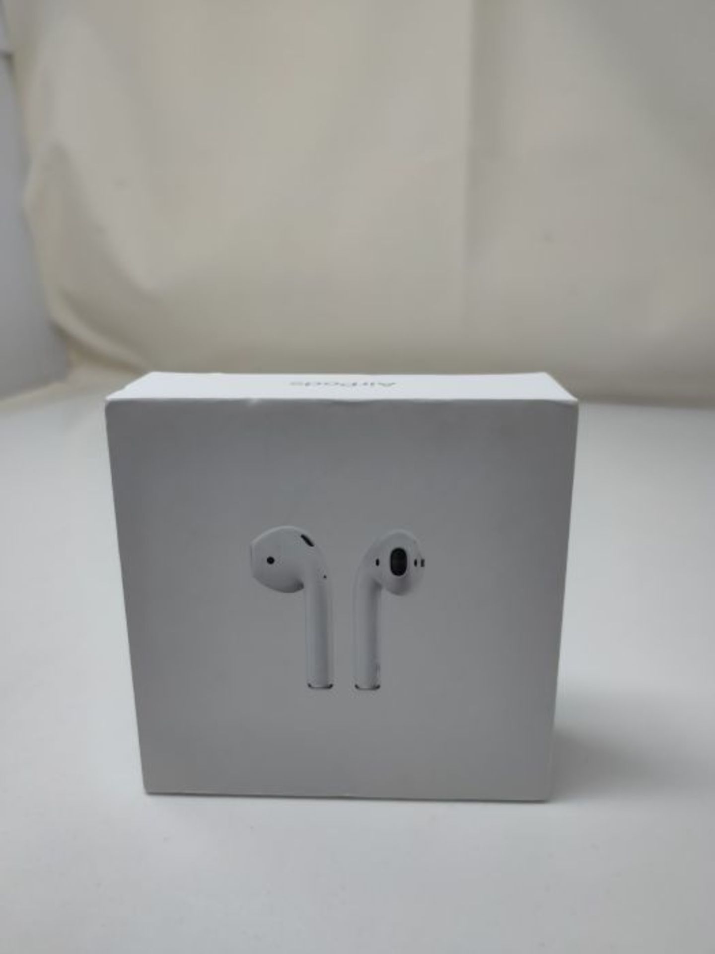 RRP £159.00 Apple AirPods with Charging Case (Wired) - Image 2 of 3