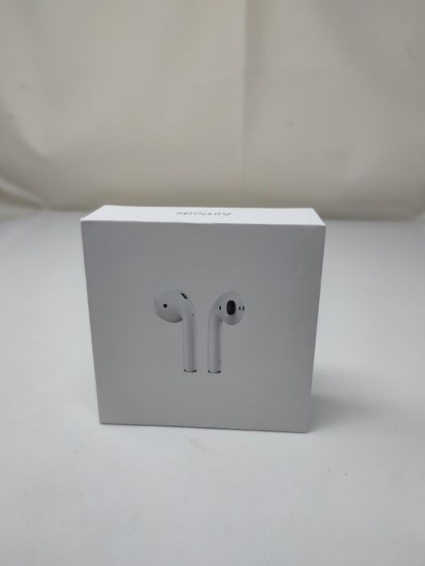 RRP £159.00 Apple AirPods with Charging Case (Wired) - Image 2 of 3