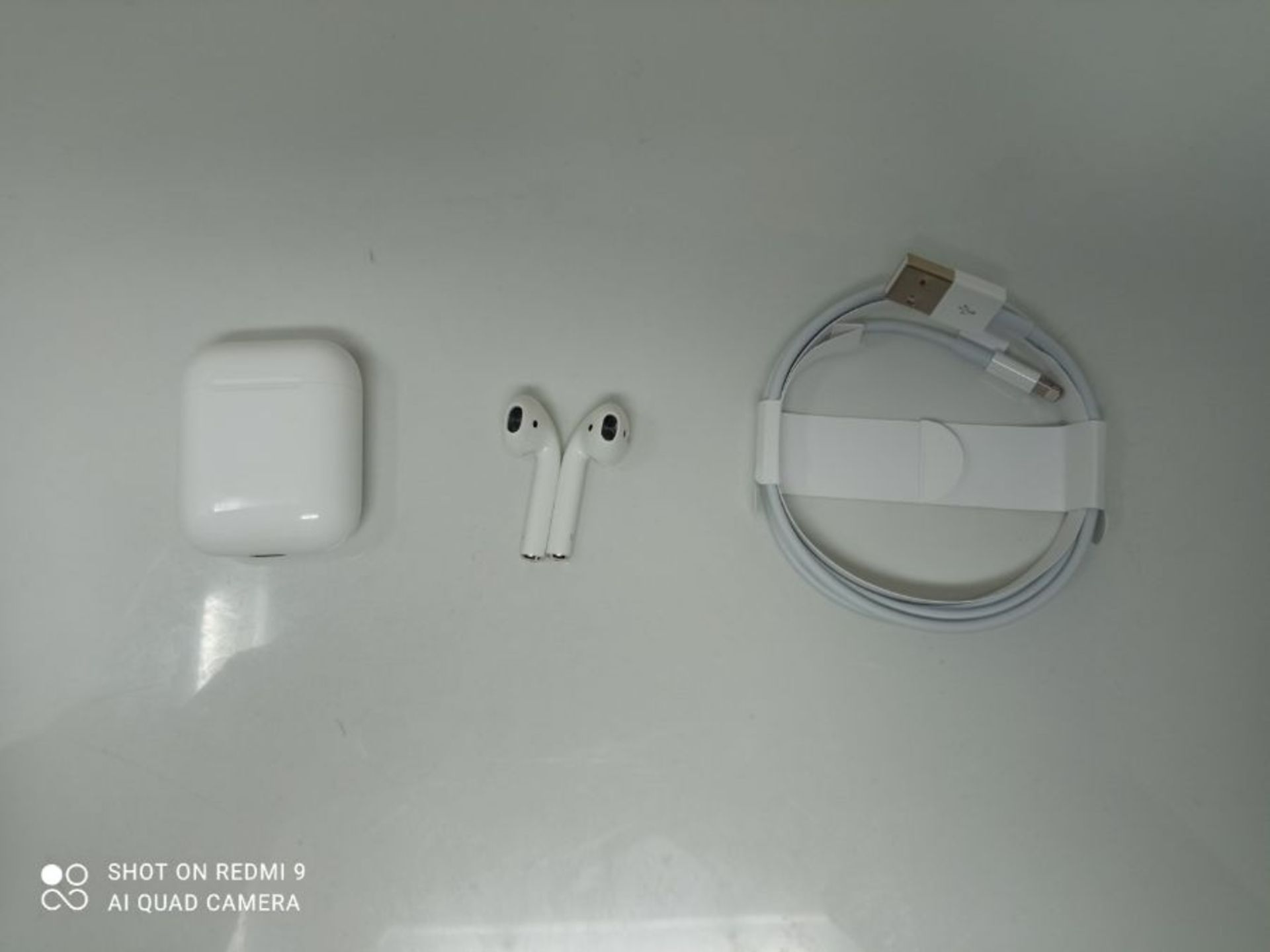 RRP £159.00 Apple AirPods with Charging Case (Wired) - Image 3 of 3