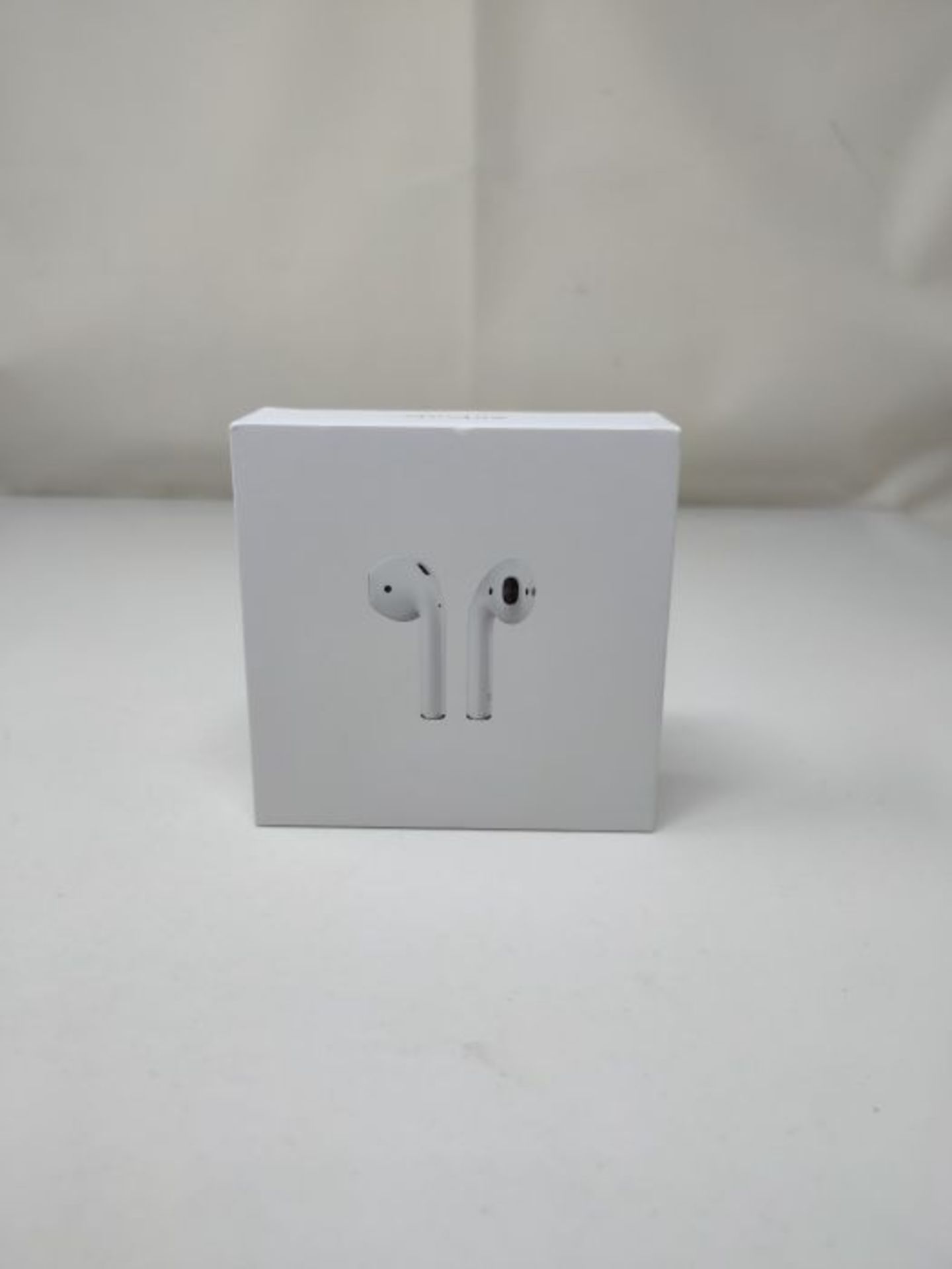 RRP £159.00 Apple AirPods with Charging Case (Wired) - Image 2 of 3