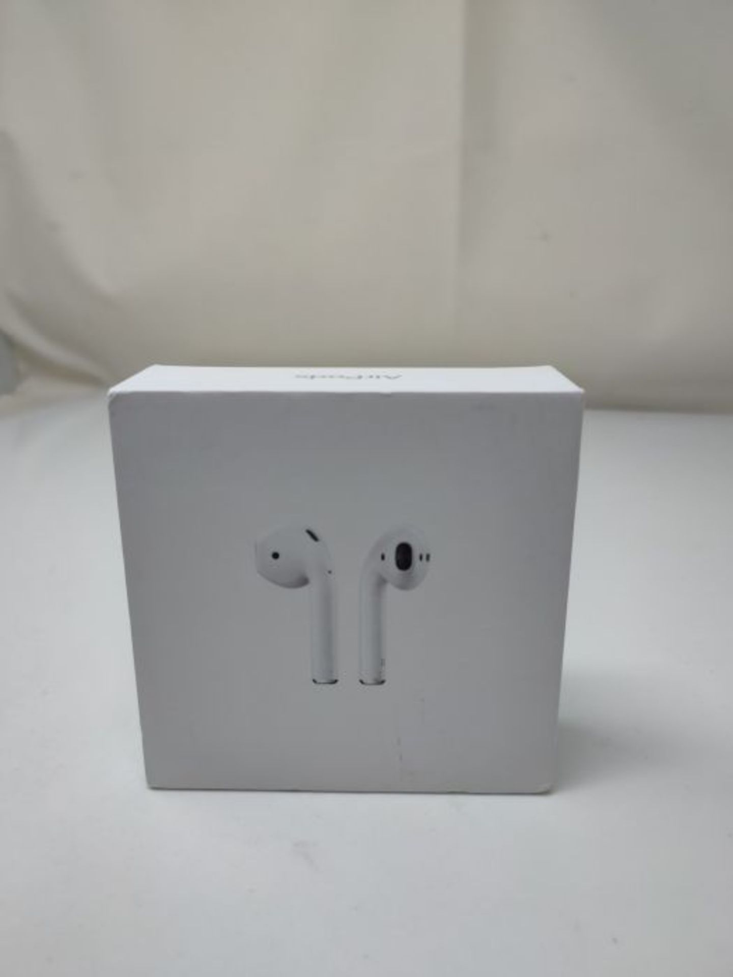 RRP £159.00 Apple AirPods with Charging Case (Wired) - Image 2 of 3